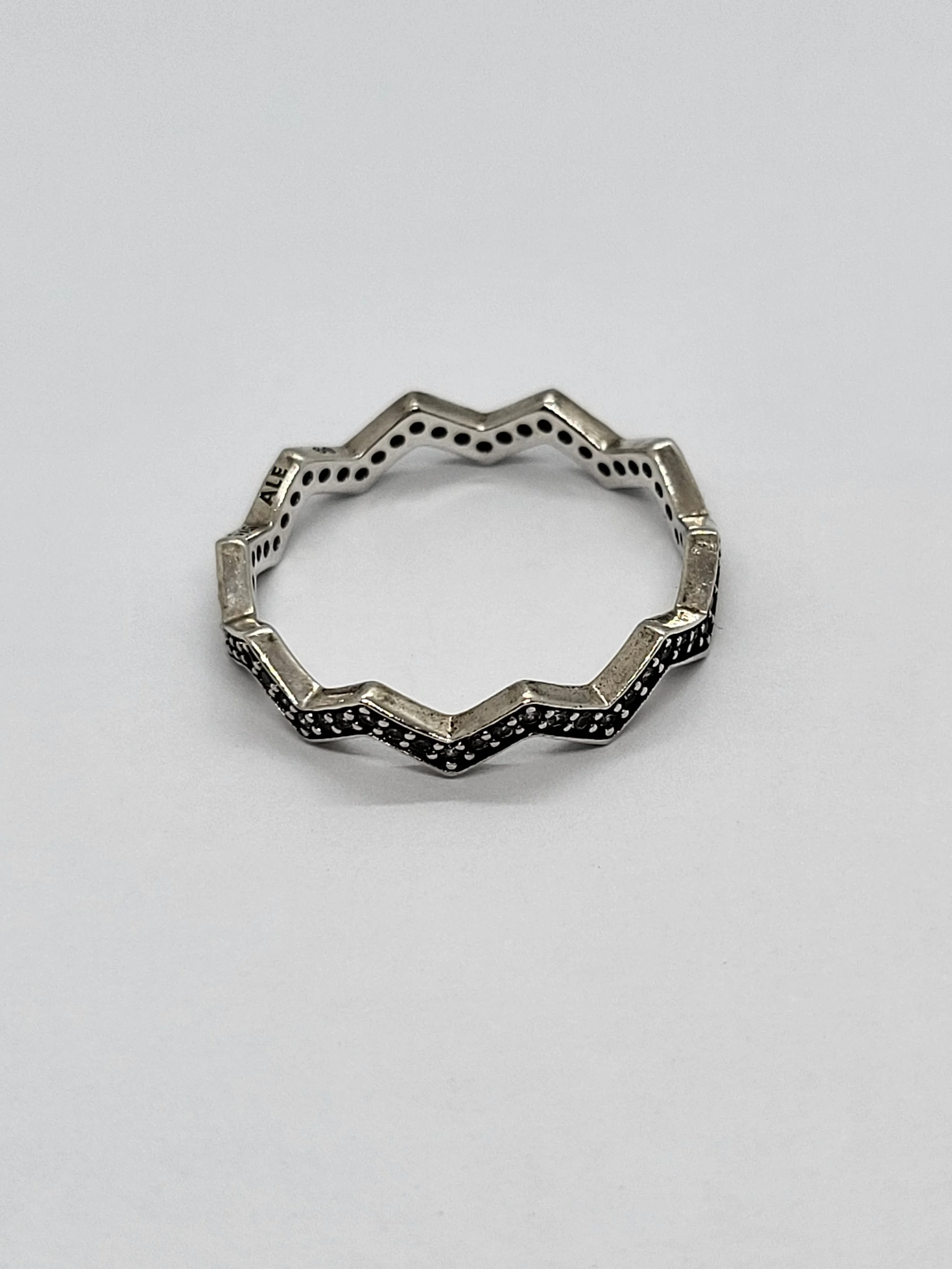 Pandora Zig-Zag Ring