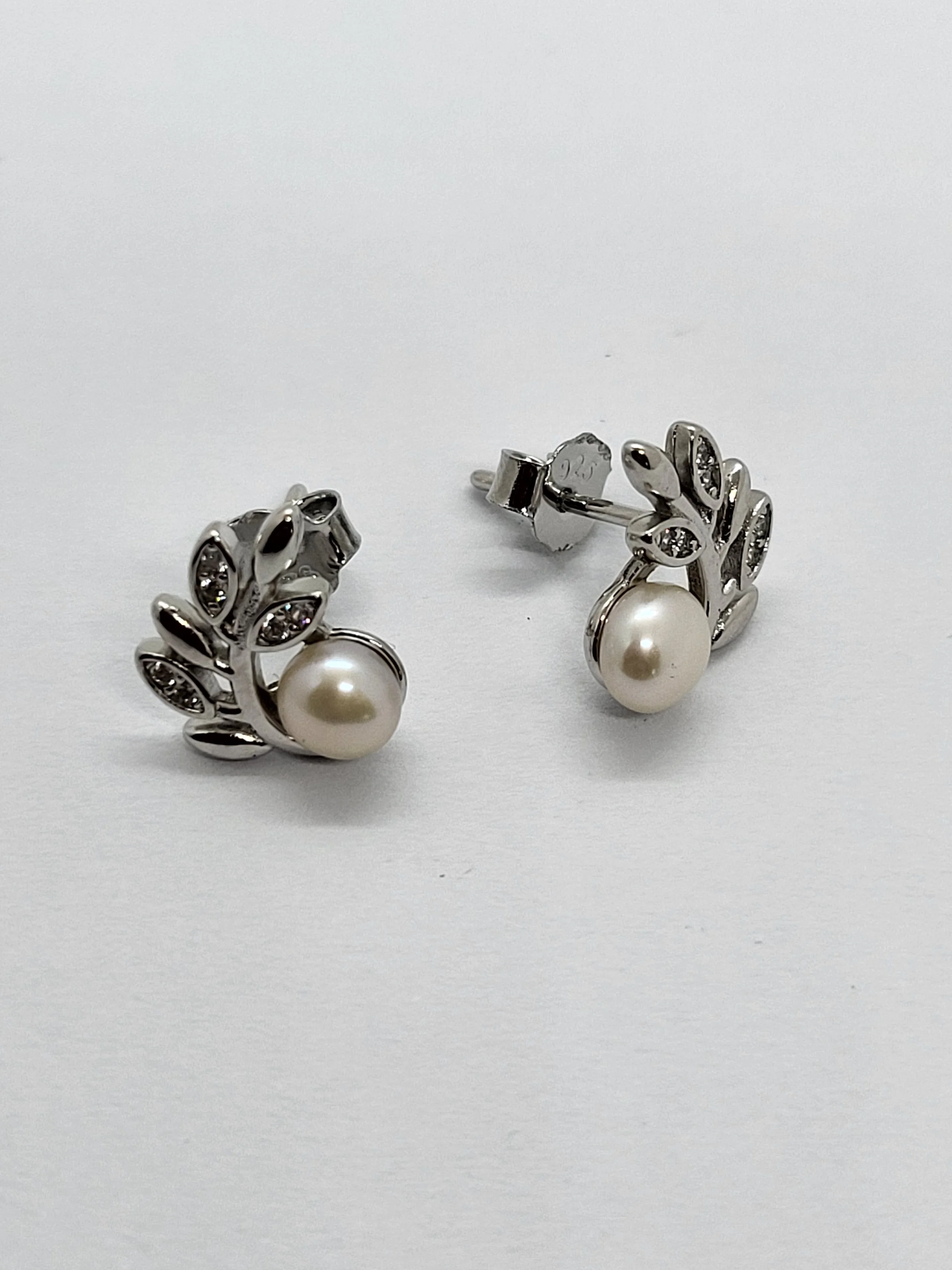 Silver Pearl Stud Earrings