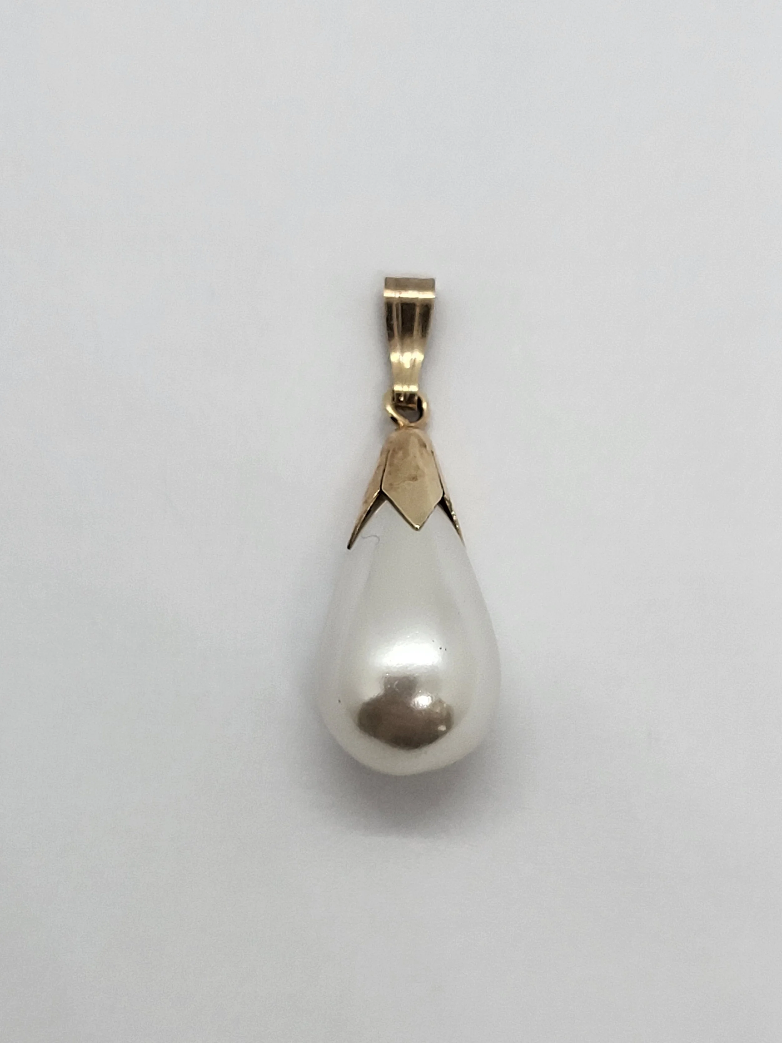 Synthetic Pearl Pendant