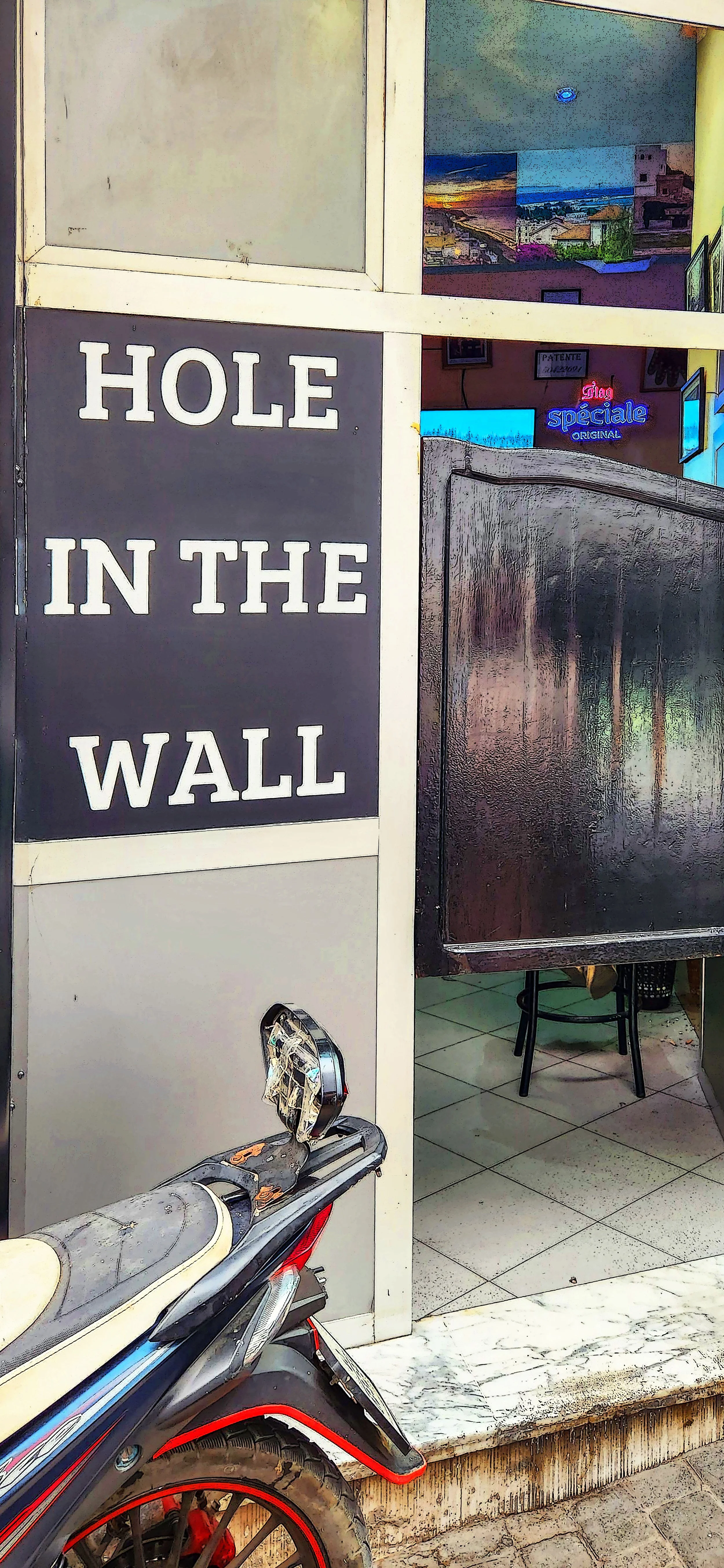 Truth in Advertising / Bar, Avenue Prince Héritier / Tangier