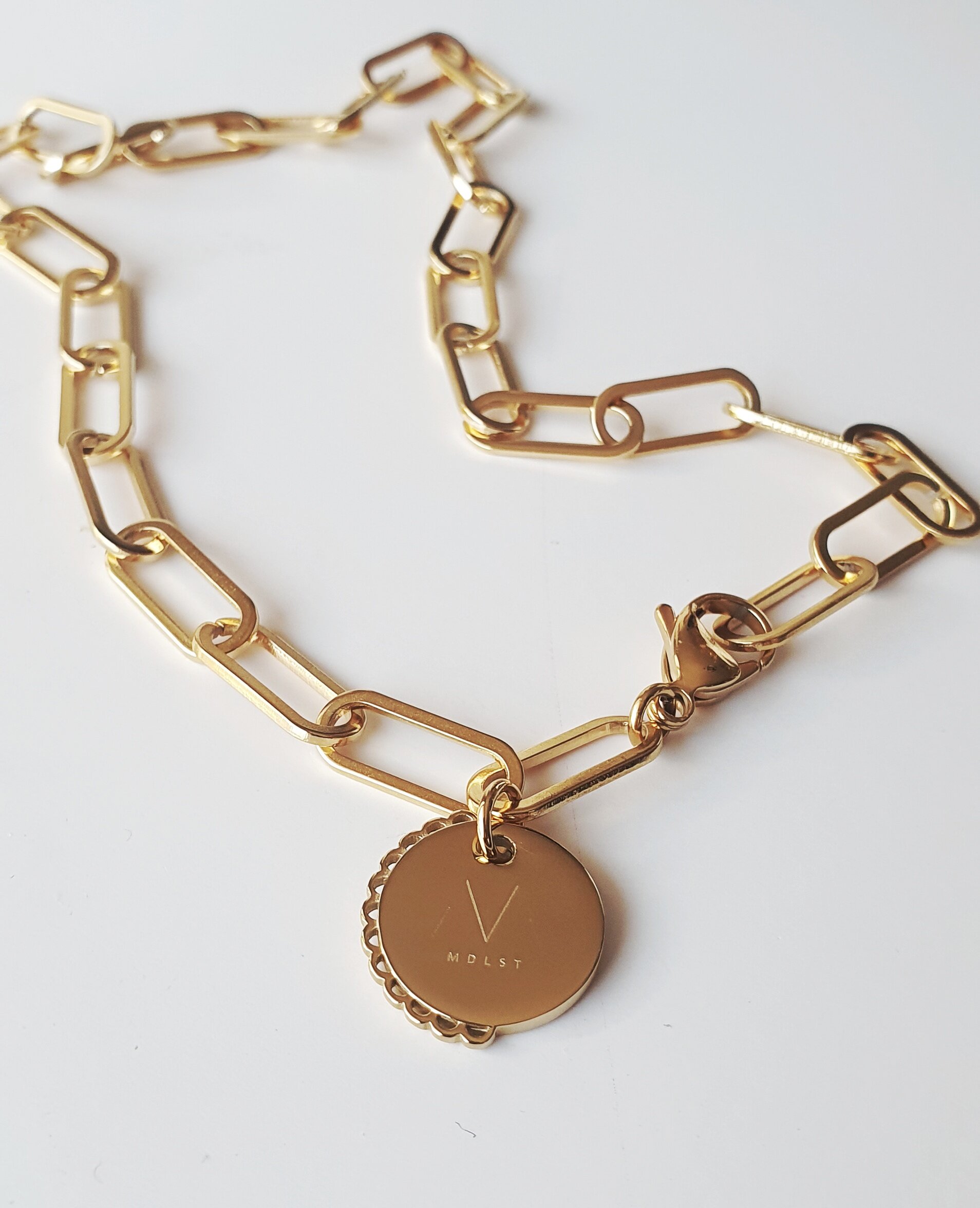 CHAIN REACTION NECKLACE