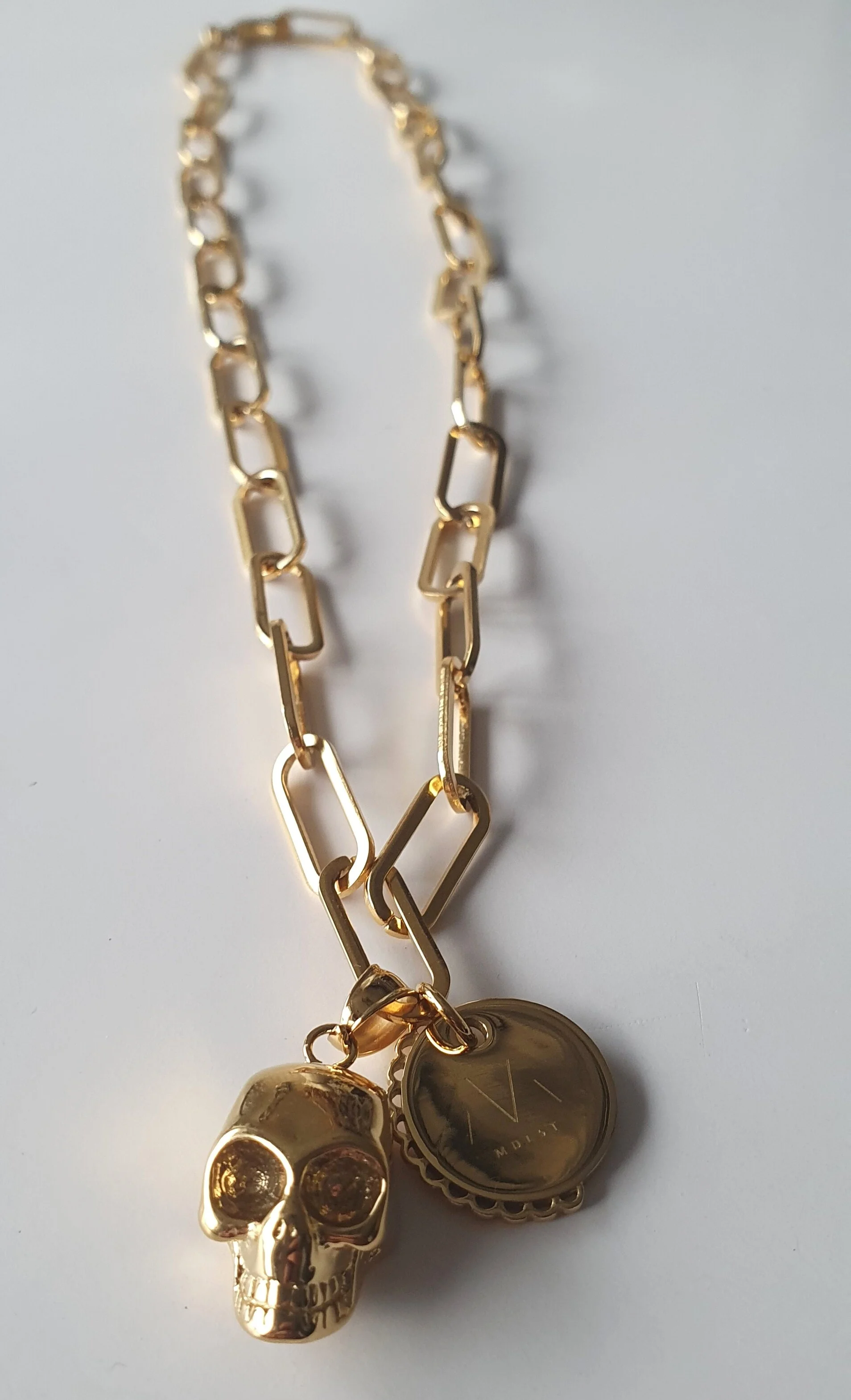 LOVE THE BONES ON CHAIN REACTION