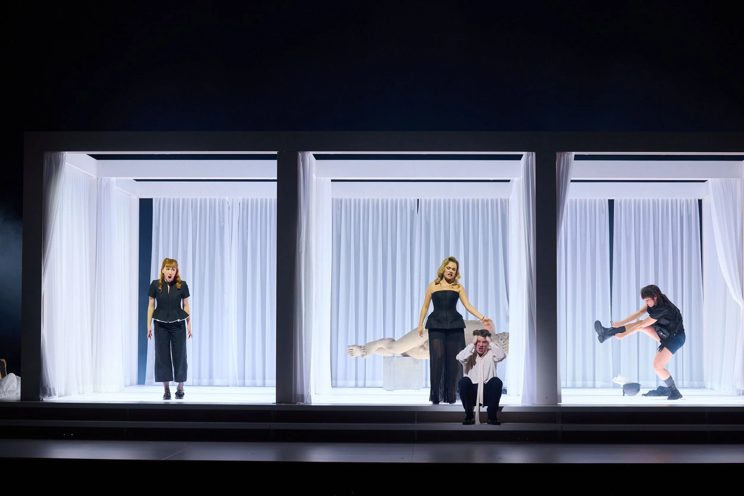 8_20260127_Buehnen-Bern-Le Nozze di Figaro HP2-0398-web.jpg