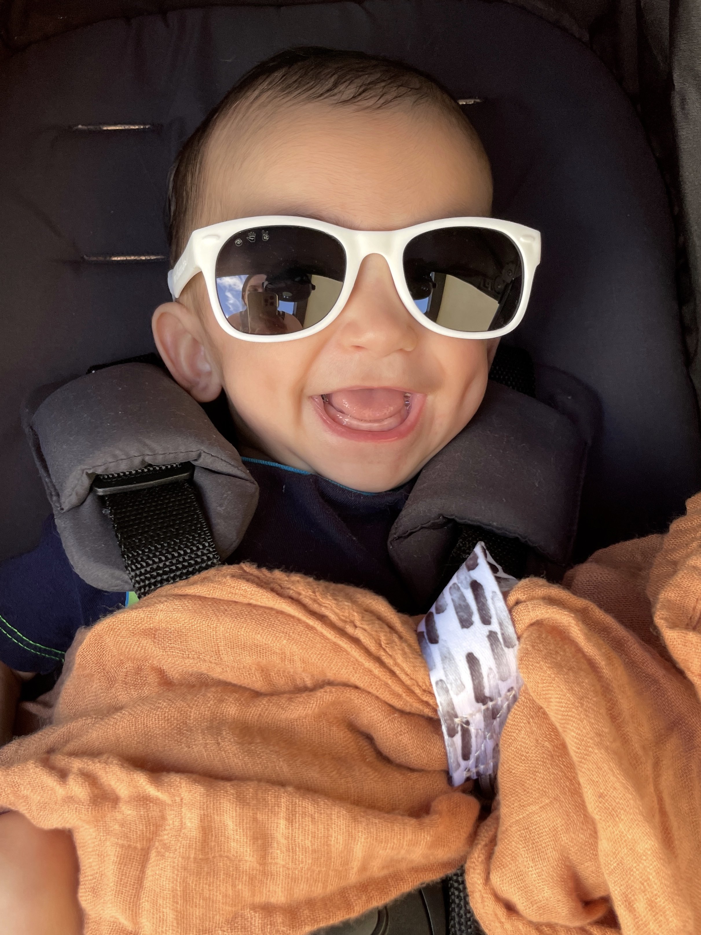 Tiny Hero Vaughn in shades