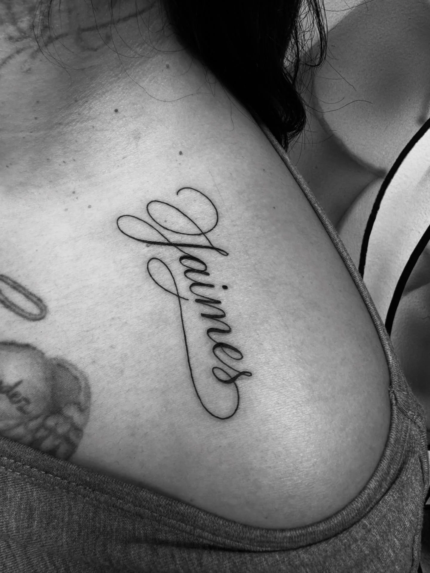 - simple script on the collarbone - BOOKING NOW -