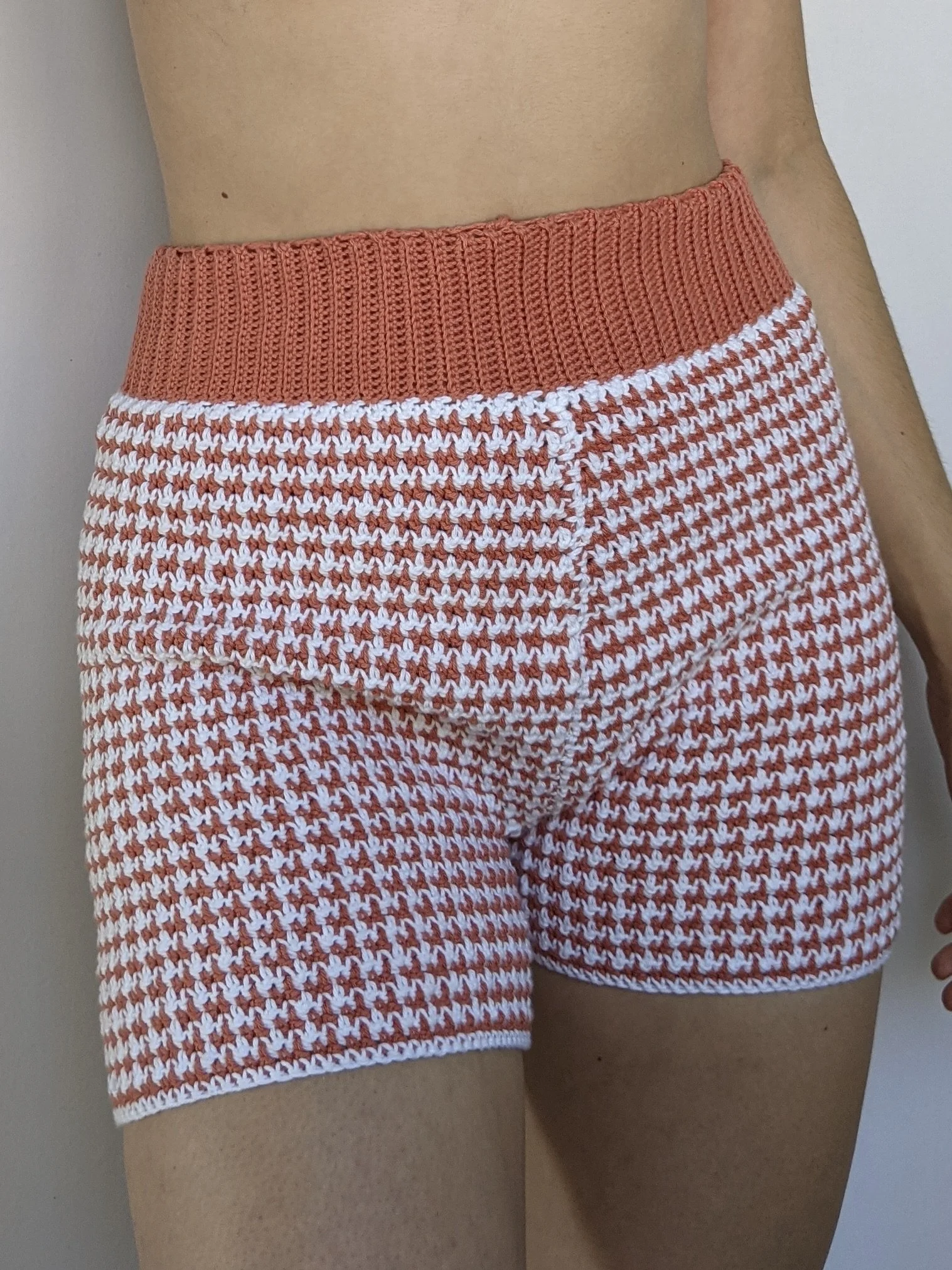 houndstooth stitch shorts crochet patterns