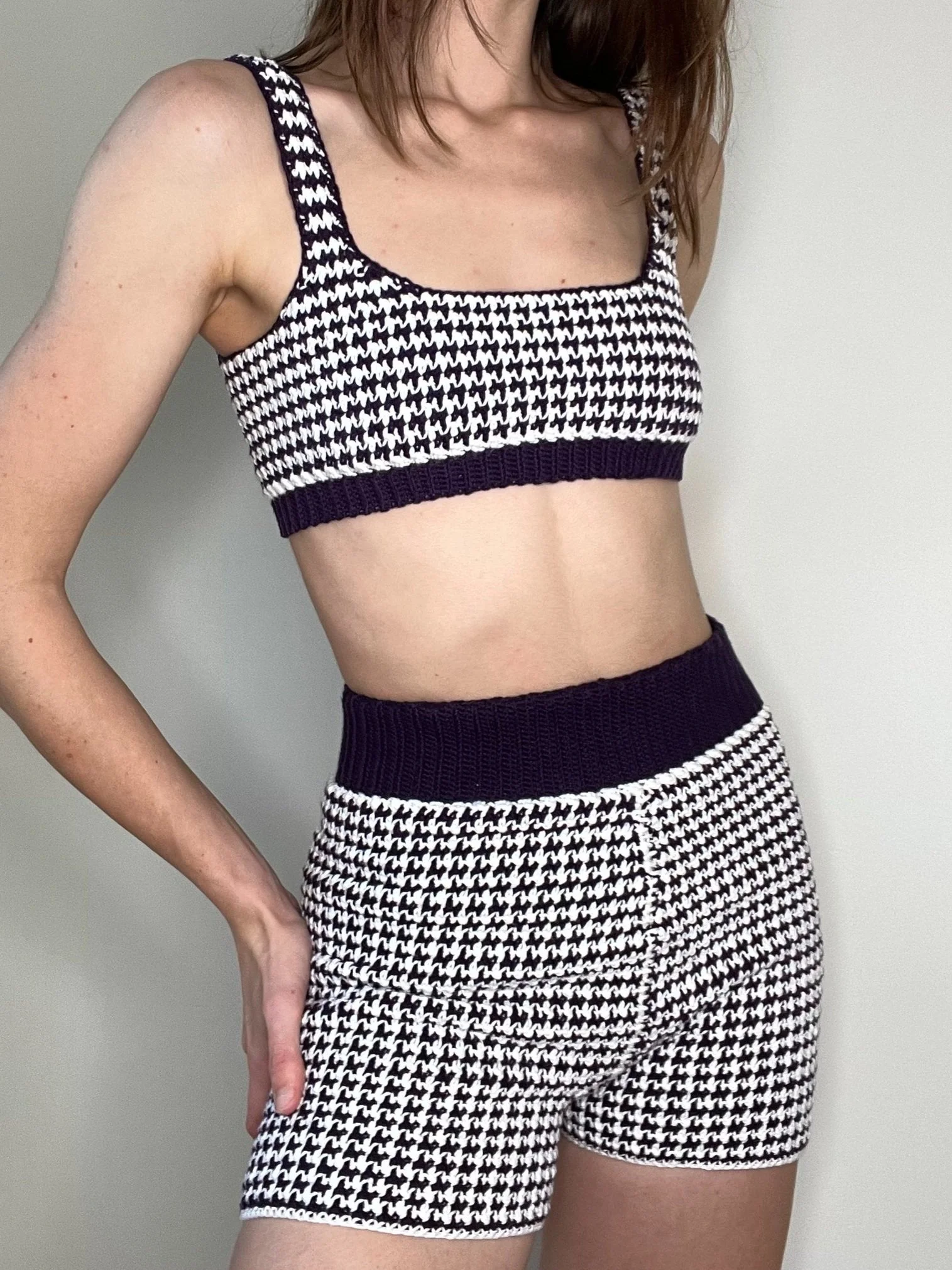 the HOUNDSTOOTH shorts PURPLE & WHITE