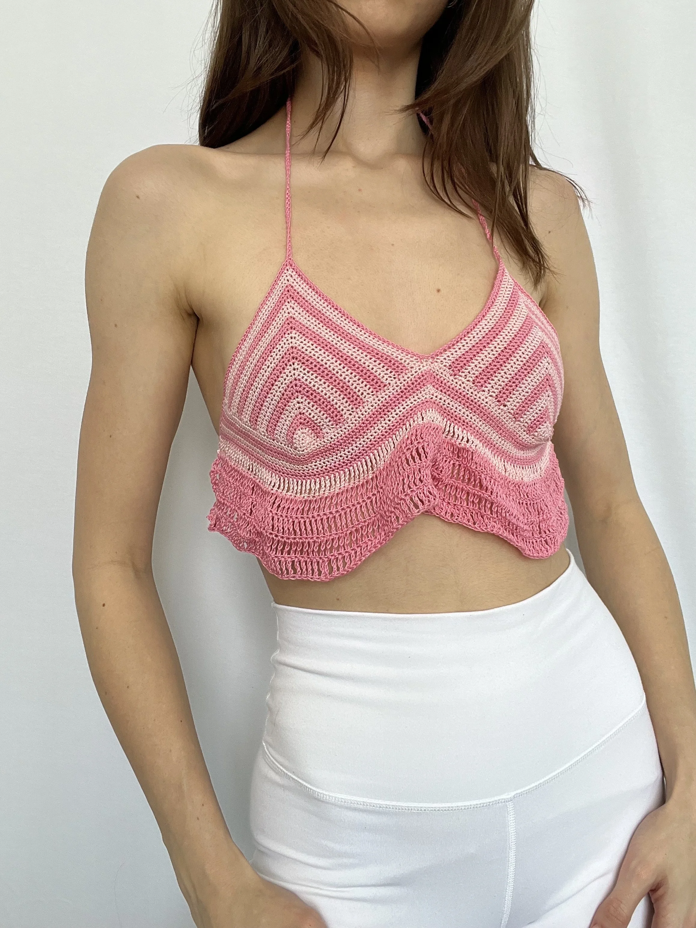 pink two-toned bra with ruffles