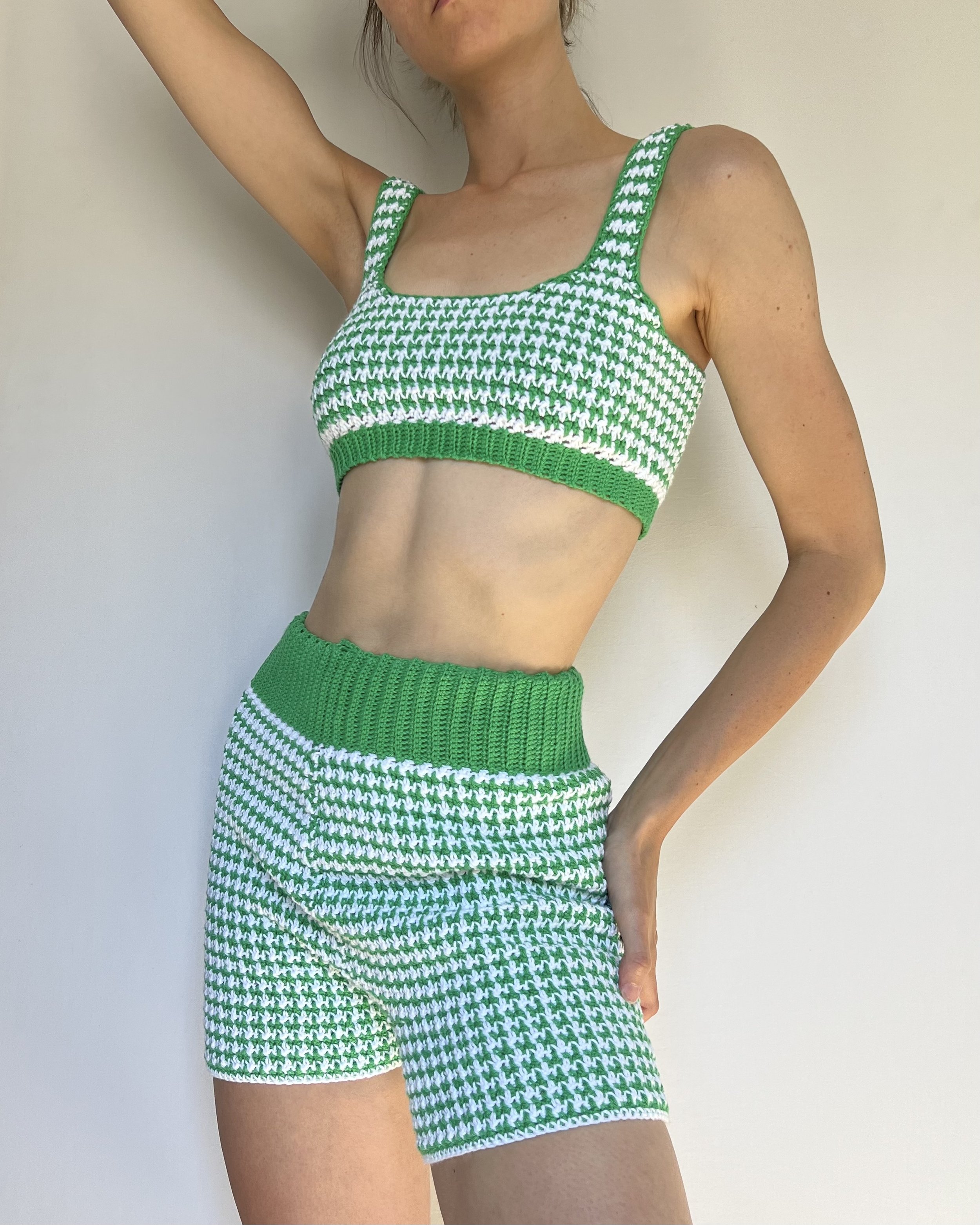 the HOUNDSTOOTH shorts GREEN & WHITE