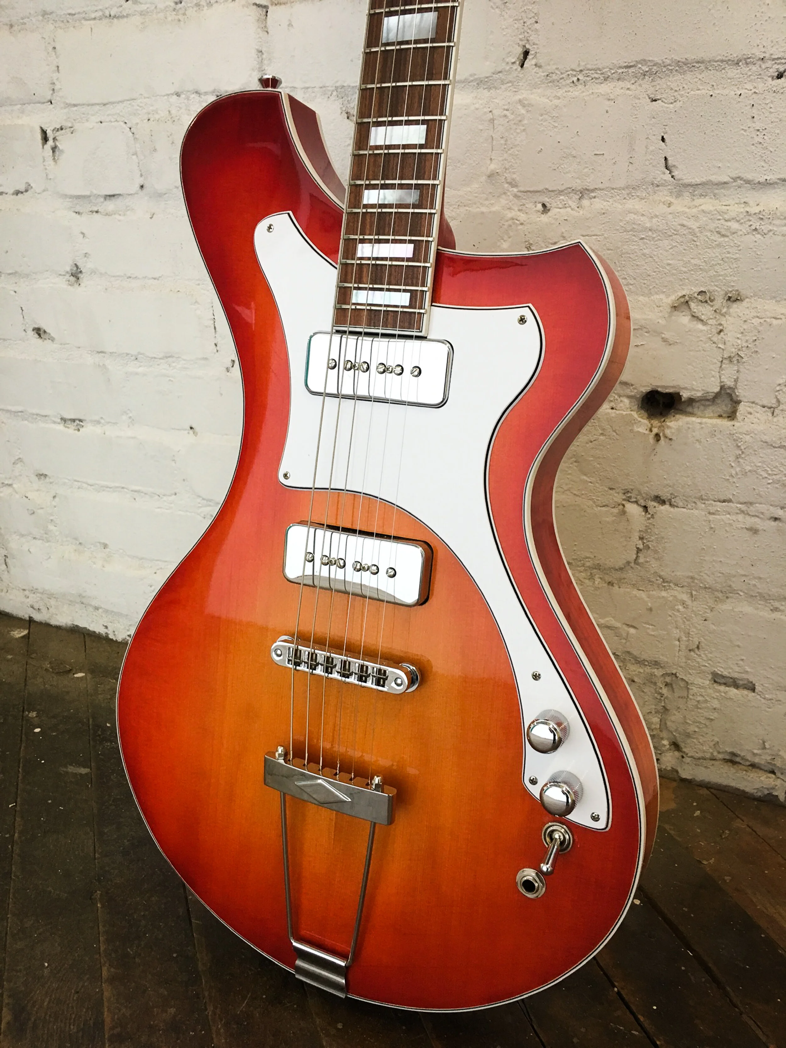 Mandrayk_Custom_Guitars-8-2.jpg