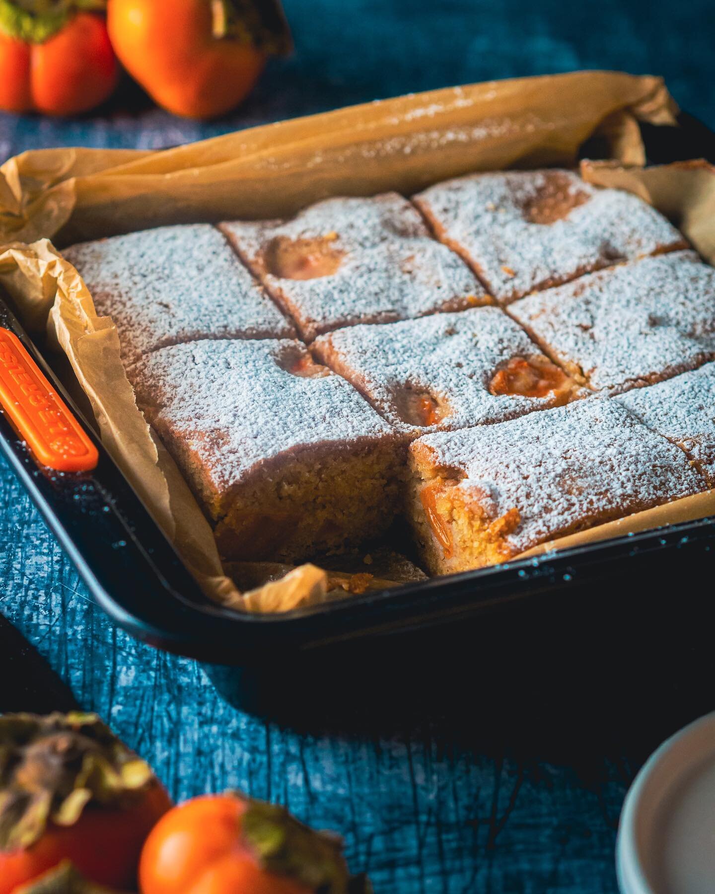 Blondie de Di&oacute;spiros.
👇
A receita de hoje &eacute; um blondie que vai deixar a sua cozinha com um cheirinho maravilhoso.
Este vers&atilde;o com di&oacute;spiros fica uma del&iacute;cia, mas se quiser pode tb fazer com ma&ccedil;&atilde;. 
Com