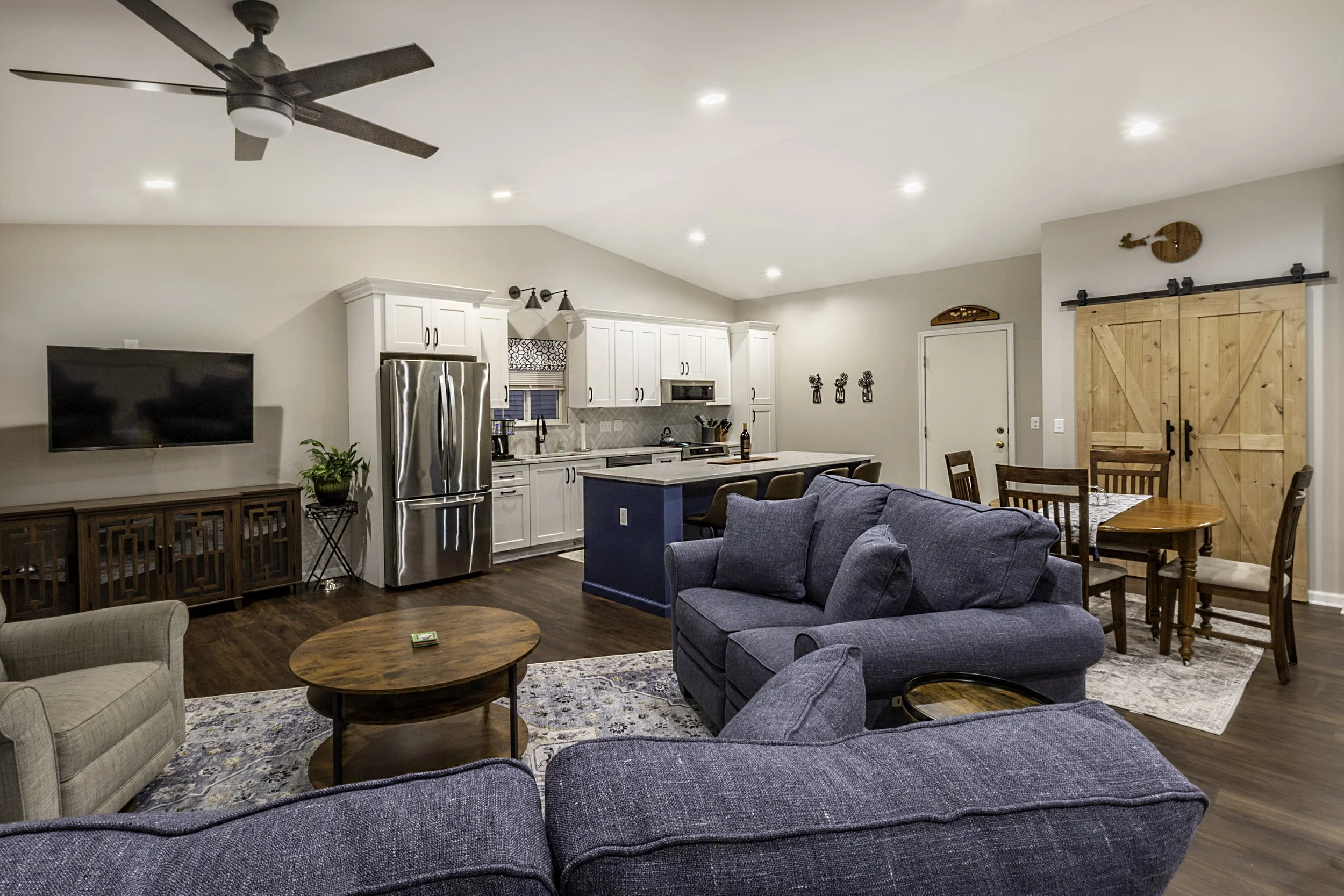 MH Design House | Melissa Hollingsworth