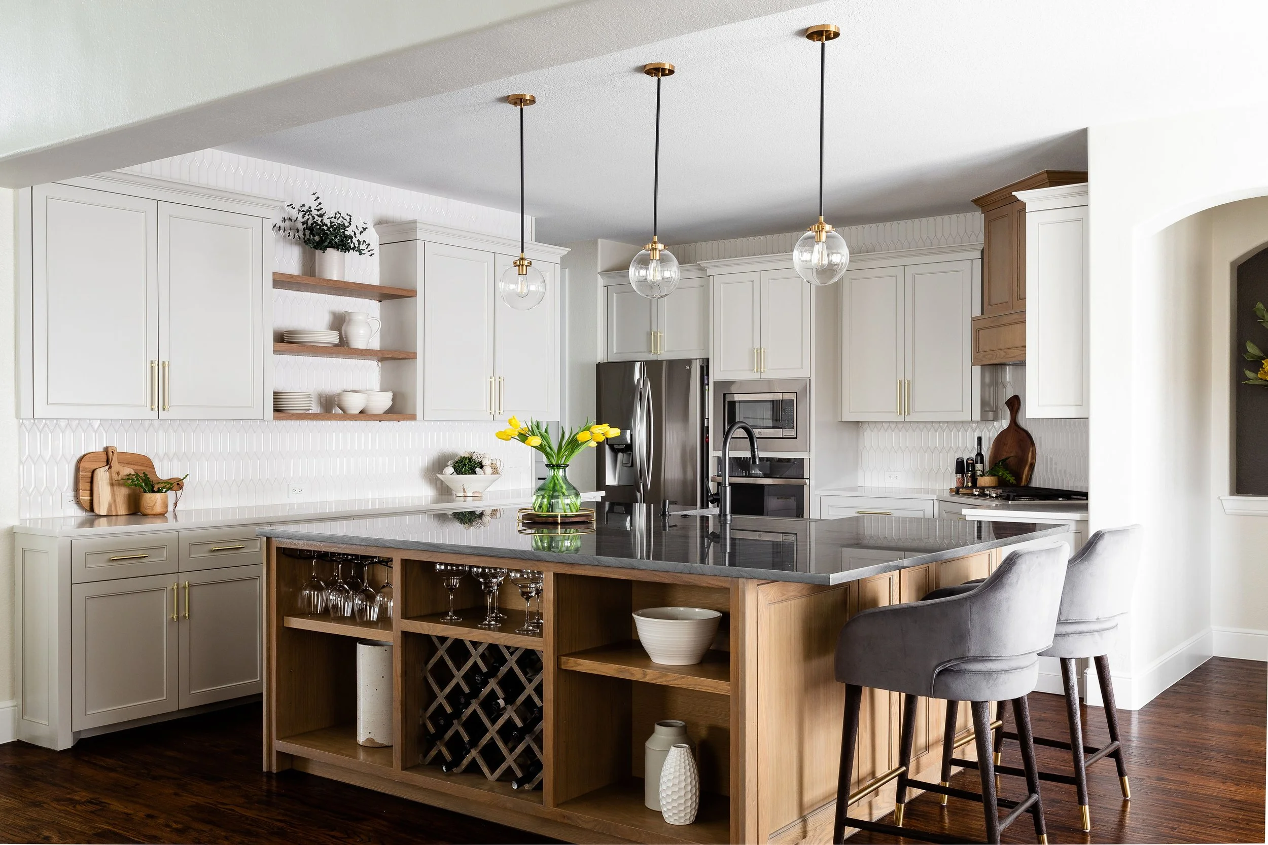 Delaney's Design | Dee Dee Lear