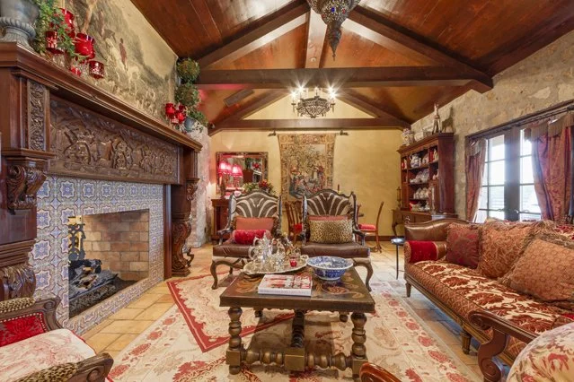 Unique Interior Designs Rich in Color and Textures.jpg