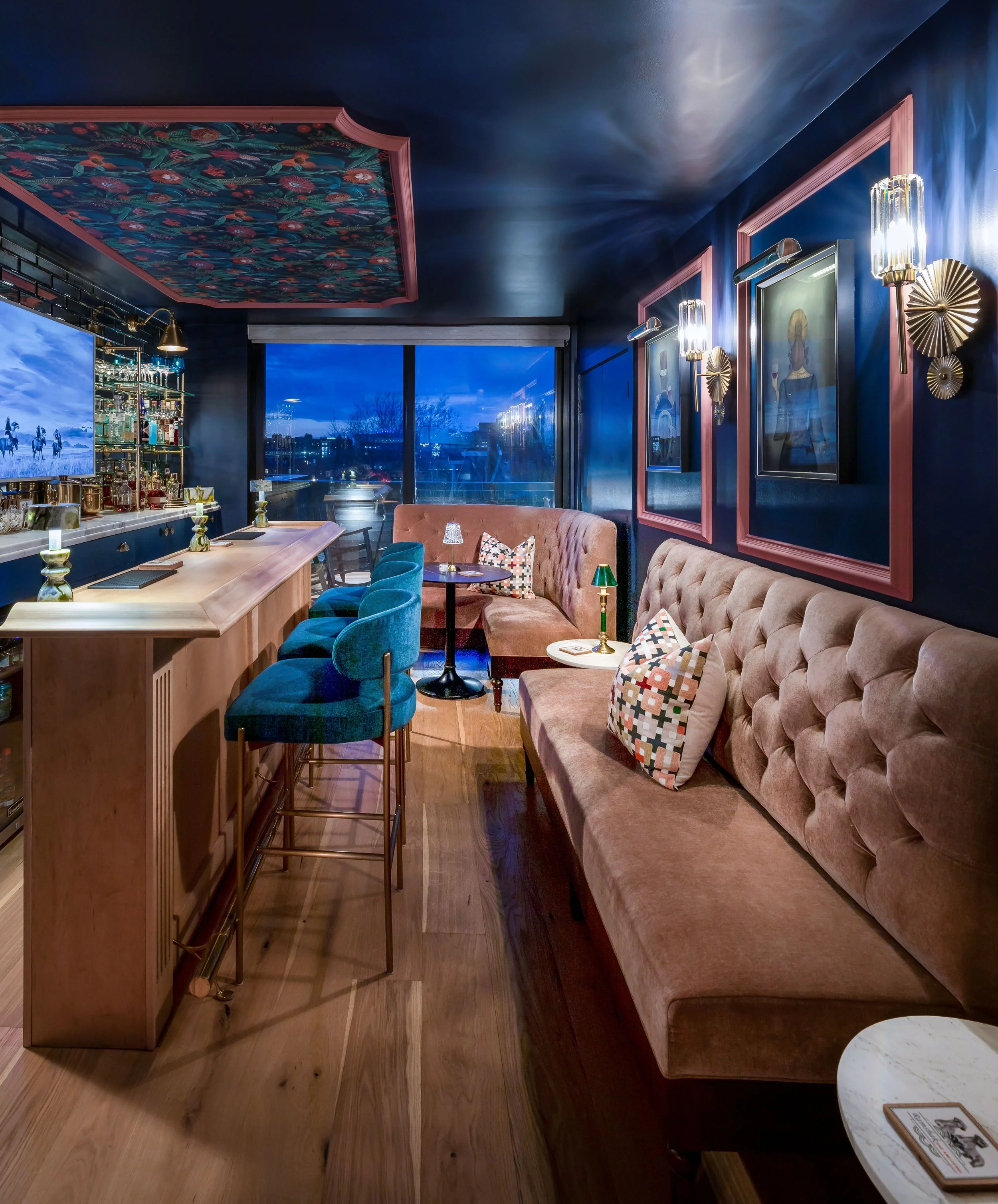 Speakeasy Bar Vignette Evening 4364 V2-.jpg