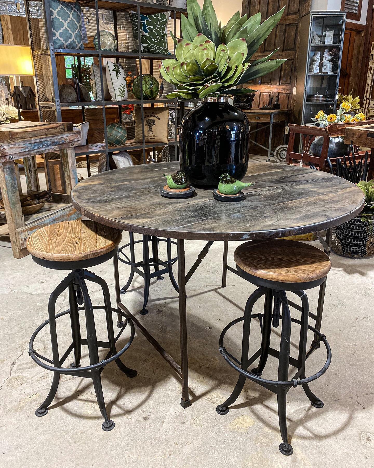 This table has fold up legs, and measures approximately 48&rdquo; in diameter. 

We&rsquo;re open Mon-Fri 10-5, Sat 10-6, Sun 12-3. We are located at 1499 S. Main St., next to the Dog &amp; Pony Grill.

#boerne #boernetexas #boernetx #boerneshopping 