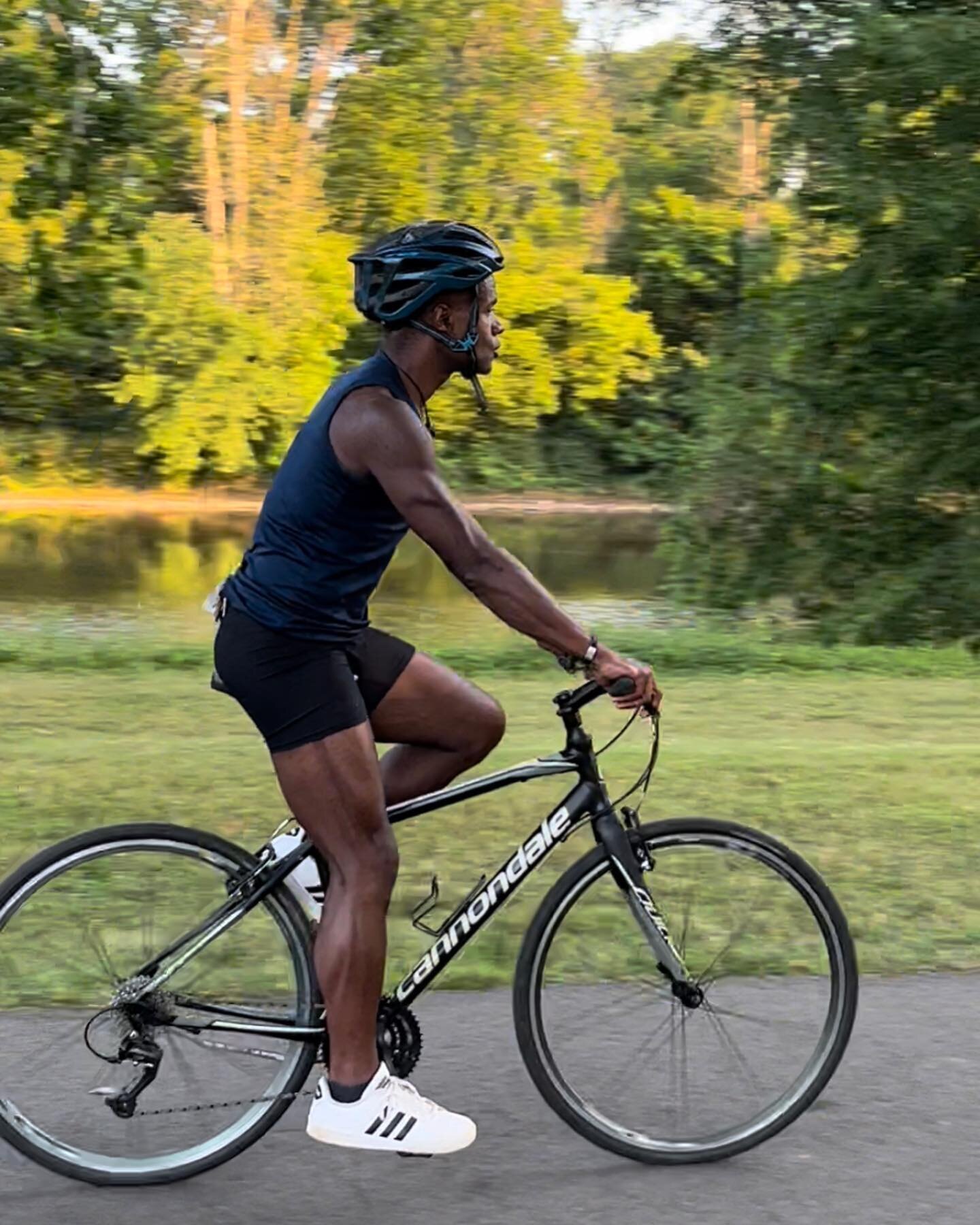 Birthday Ride 🚴🏿! Thank you very much to the amazing @that.gurl.charlee for the great shots. Many blessings and much love to all of the beautiful people in my life. Love you very much @amy_beautiful_tulip💙🌷 Stay strong, stay healthy, stay blissed