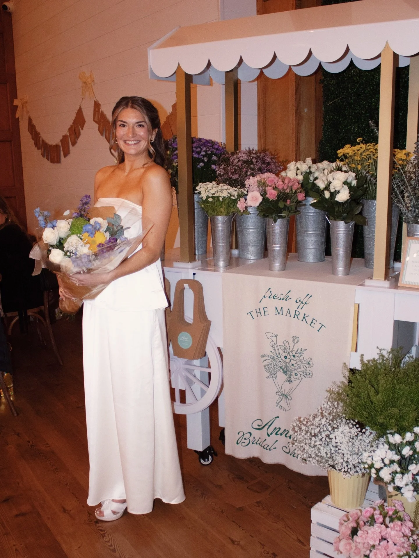 Details from Anna&rsquo;s Bridal Shower 🤍

Designed and styled by me including: linen seating chart, linen flower cart sign, custom flower holders, framed signage, table numbers, games

photo of the stunning bride by @muralminds