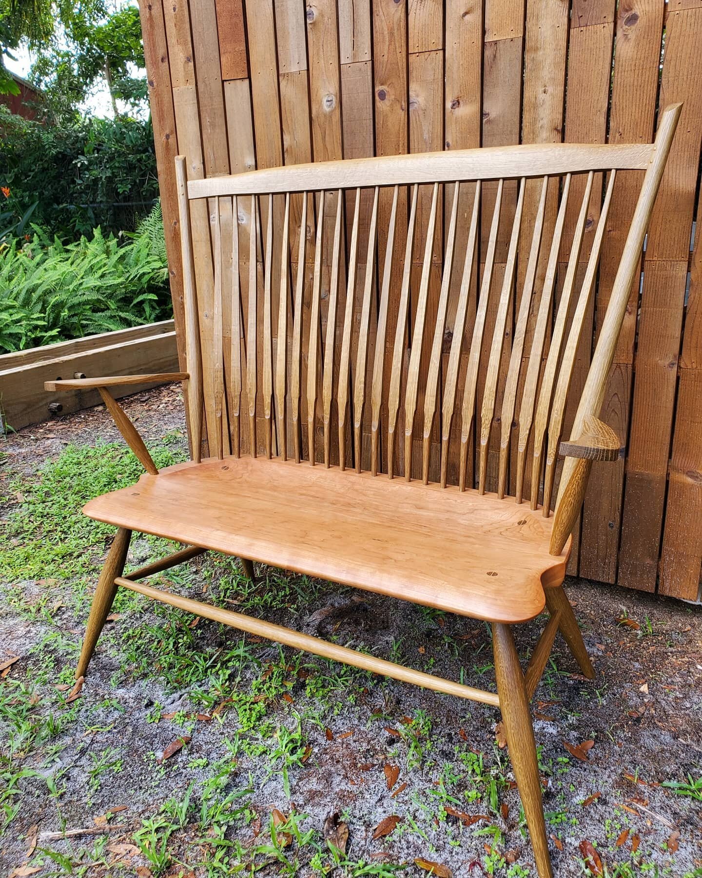 A Curtis Buchanan Velda's chair settee in white oak and cherry with an ammonia fumed finish. Sealed with @osmo_usa. First time using a hardwax-oil but I like the result.

For those of you that aren't familiar with ammonia fuming- ammonia gas reacts w