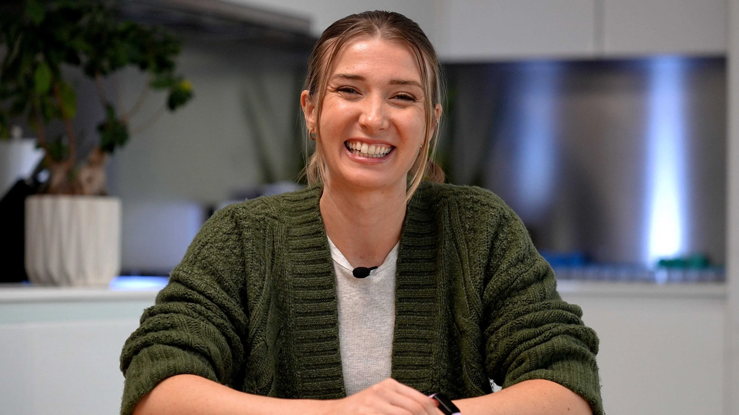 Raintown Dog Training - Online Classes screen grab of trainer Kris Hampton..