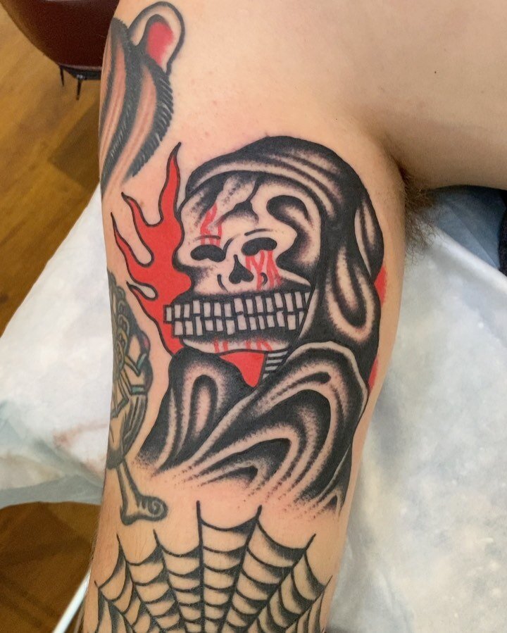 Drawn on reaper today for @_berta_joe ! Thanks as usual!!! You&rsquo;re a blast! See ya next time 

#liprattattoo #tattoo #traditionaltattoo
#traditionalclub  #art #love #oldschooltattoo #traditionalartist #bright_and_bold #oldlines #tradworkerssubmi
