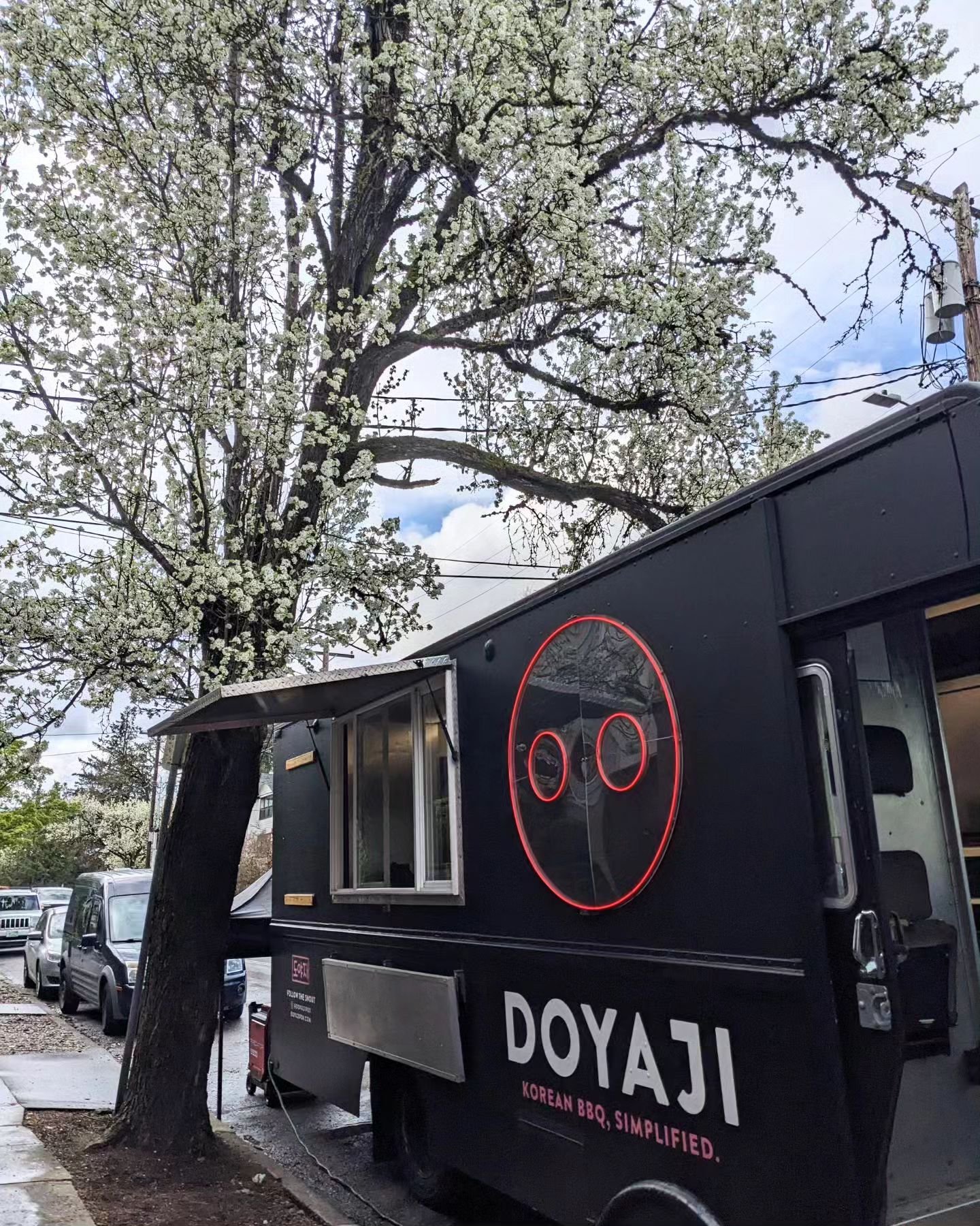 The changing of seasons has been so nice for us as a mobile truck out in the elements all the time. To have less rain, less layers, and more blossoms is always an exciting time for us! 🌸🌸🌸

It also means summer is on the horizon, which means even 