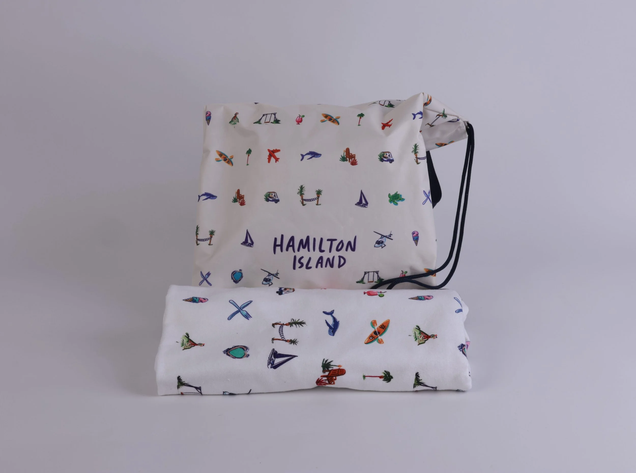 Hamilton island - towel-bag-pool-1.JPG