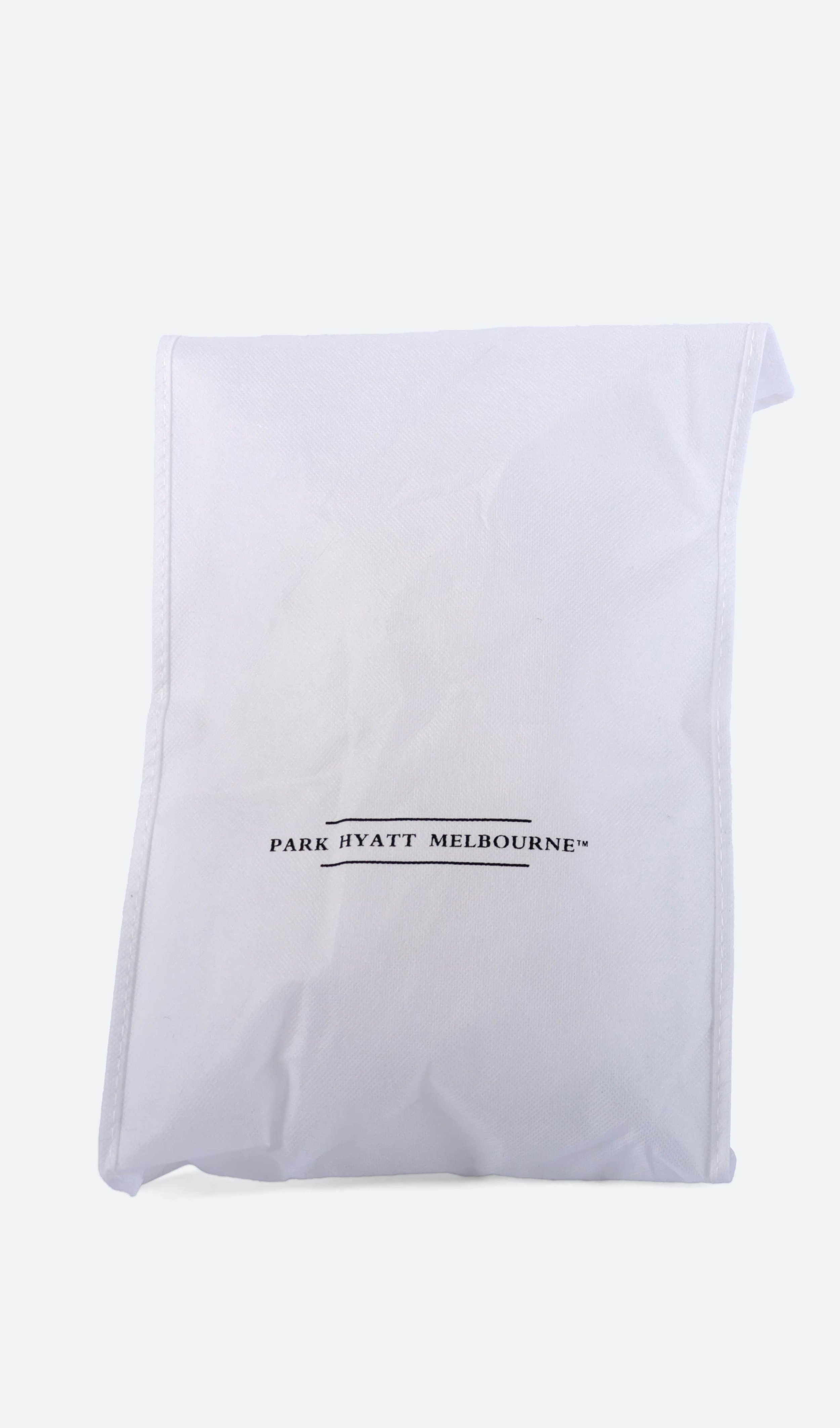 PHM001 - pouch-horizontal-nonwoven-white-stitched-black-print-logo-premium-hotel-product-specialists-creation-custom-design-develop-deliver-consultantspr-final-6 copy.JPG