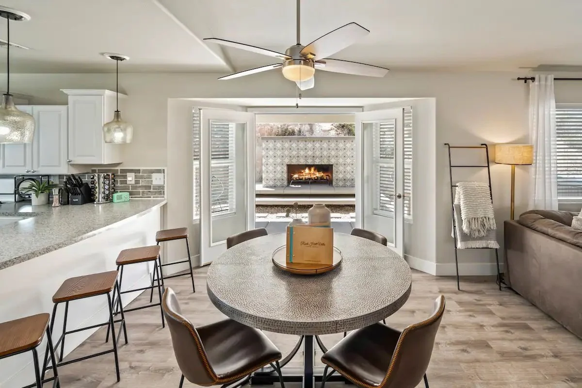 f556f030-2115-4741-81d3-1a21db9e850d copy.jpg