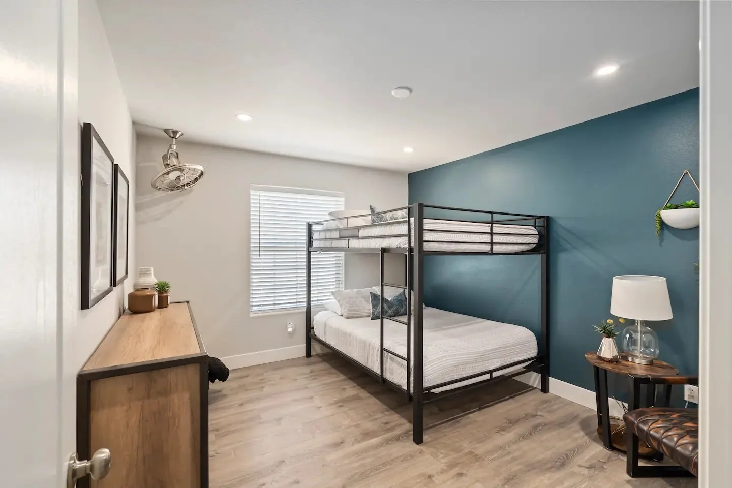 5e9bcf15-5c2c-48d0-b94c-73ddcd6b12b6 copy.jpg