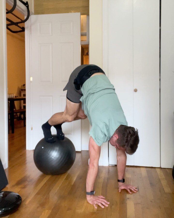 10 of my favorite stability ball drills to spice up core work or to use as a dynamic warm-up. 

Pro-Tips: pick 2-4 of these moves and start with x6 reps each exercise for 1-3 sets, resting x30-60s. Then progress to x8, x10, x12 reps as you get strong