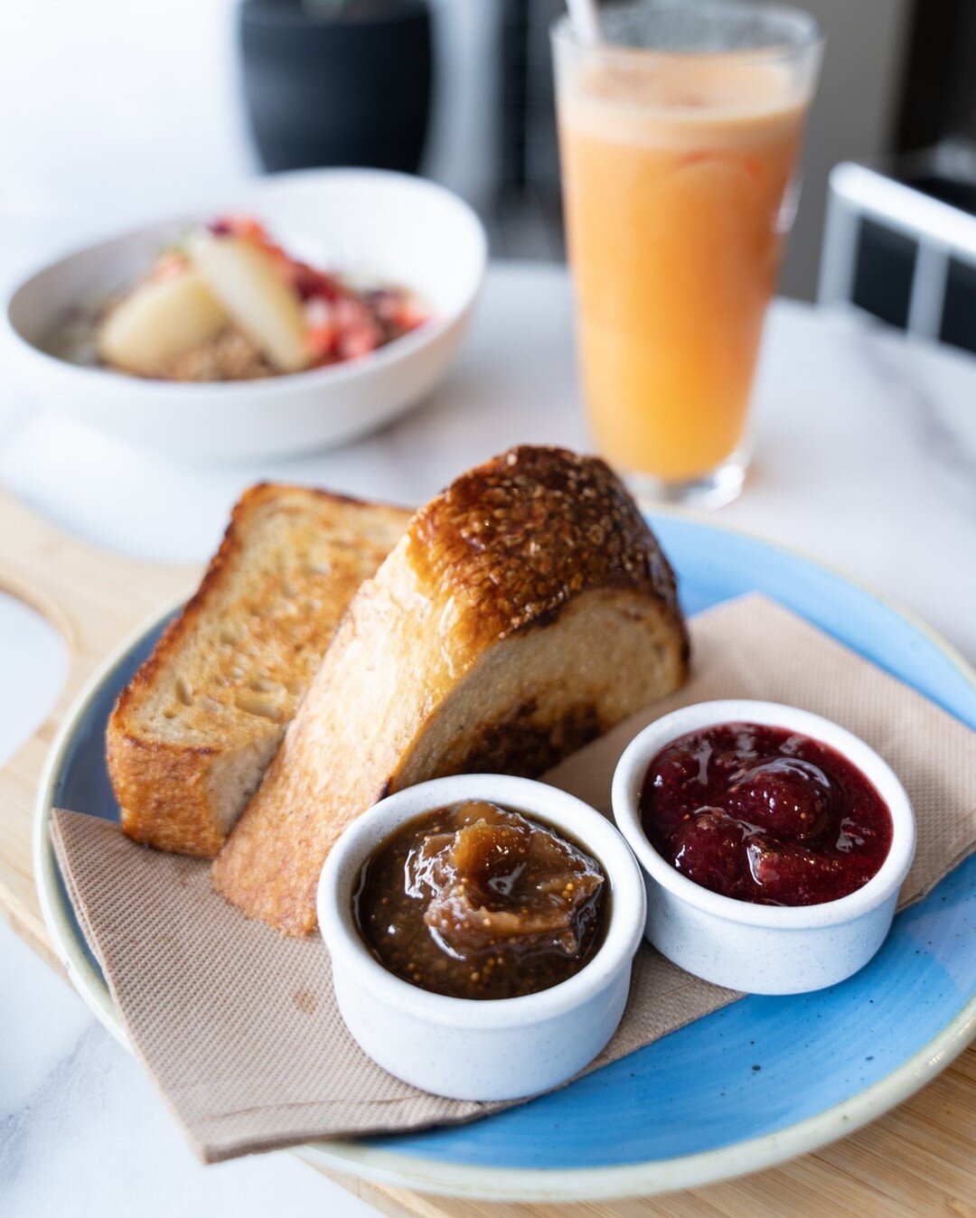 Sometimes you just can't beat the simplicity of a delicious slice of toast with our house-made jam. With freshly-baked local bread toasted to golden-brown perfection, what's not to love?⠀⠀⠀⠀⠀⠀⠀⠀⠀
.⠀⠀⠀⠀⠀⠀⠀⠀⠀
.⠀⠀⠀⠀⠀⠀⠀⠀⠀
.⠀⠀⠀⠀⠀⠀⠀⠀⠀
.#sydneycafe #sydneye