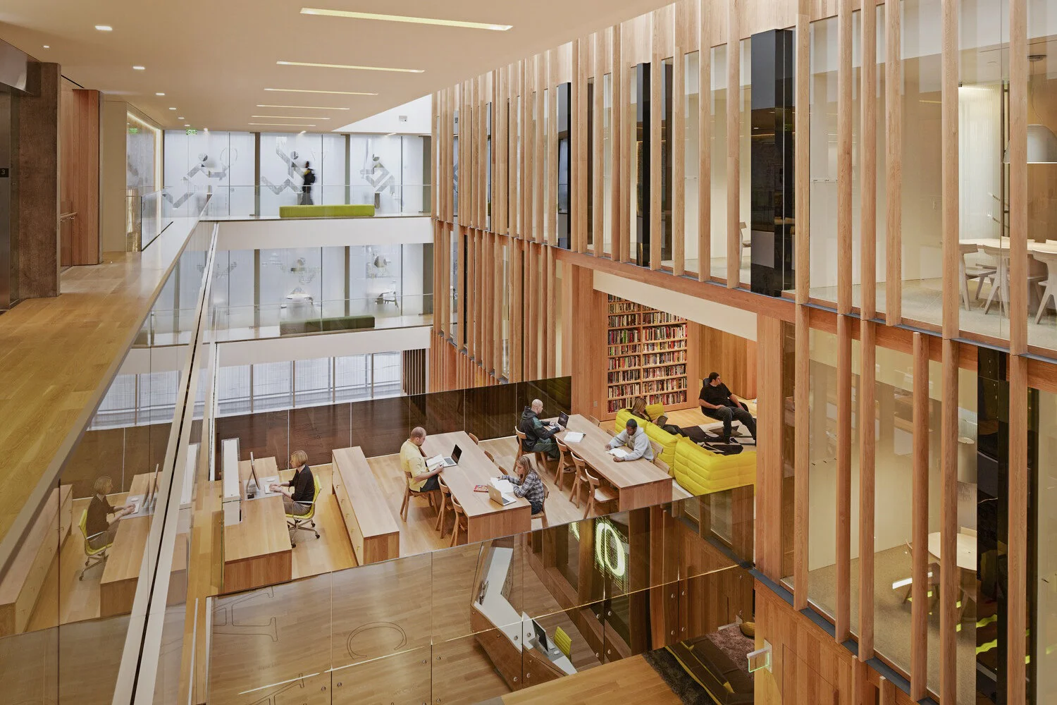 Jaqua Academic Center, UofO