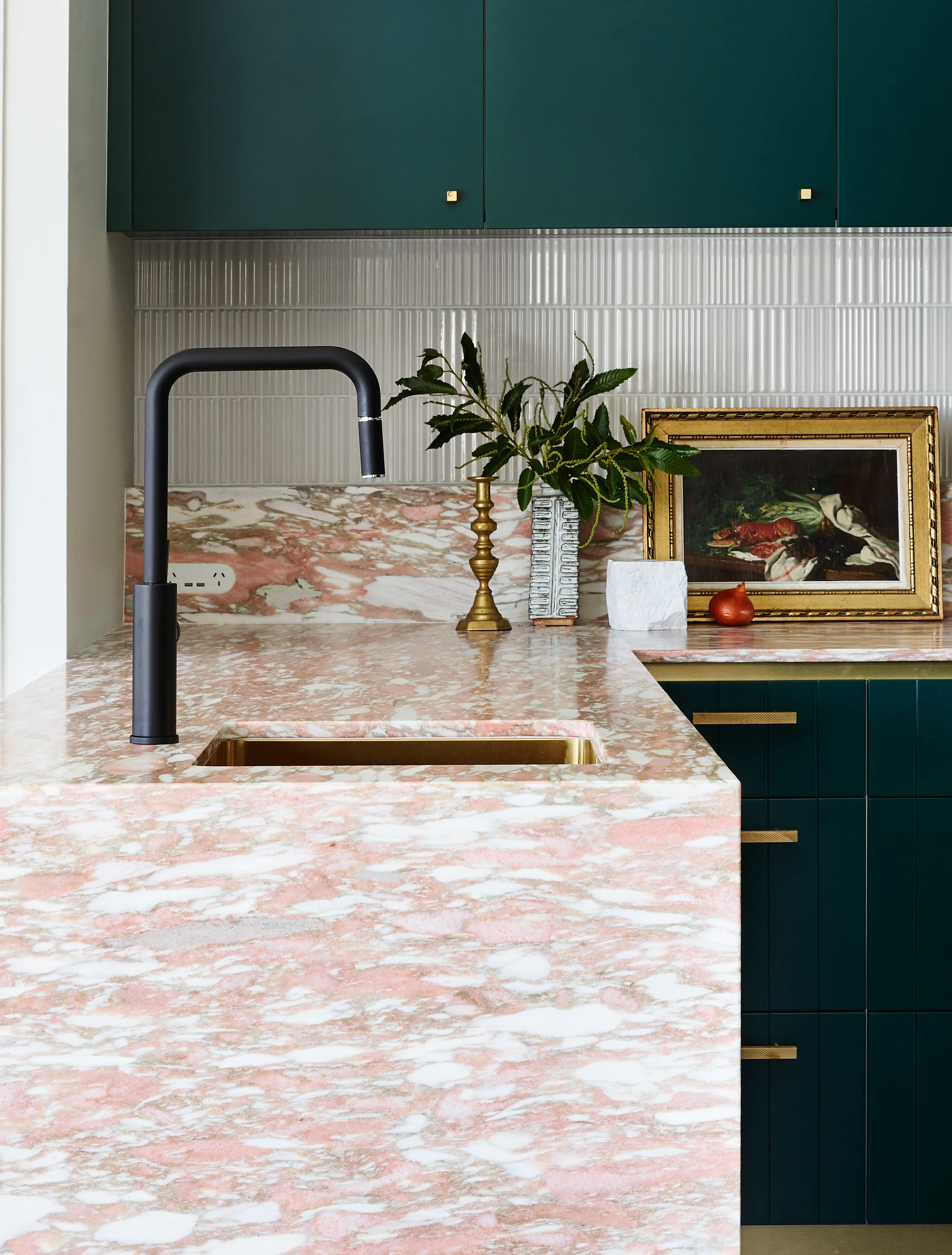 LYNNE BRADLEY INTERIORS