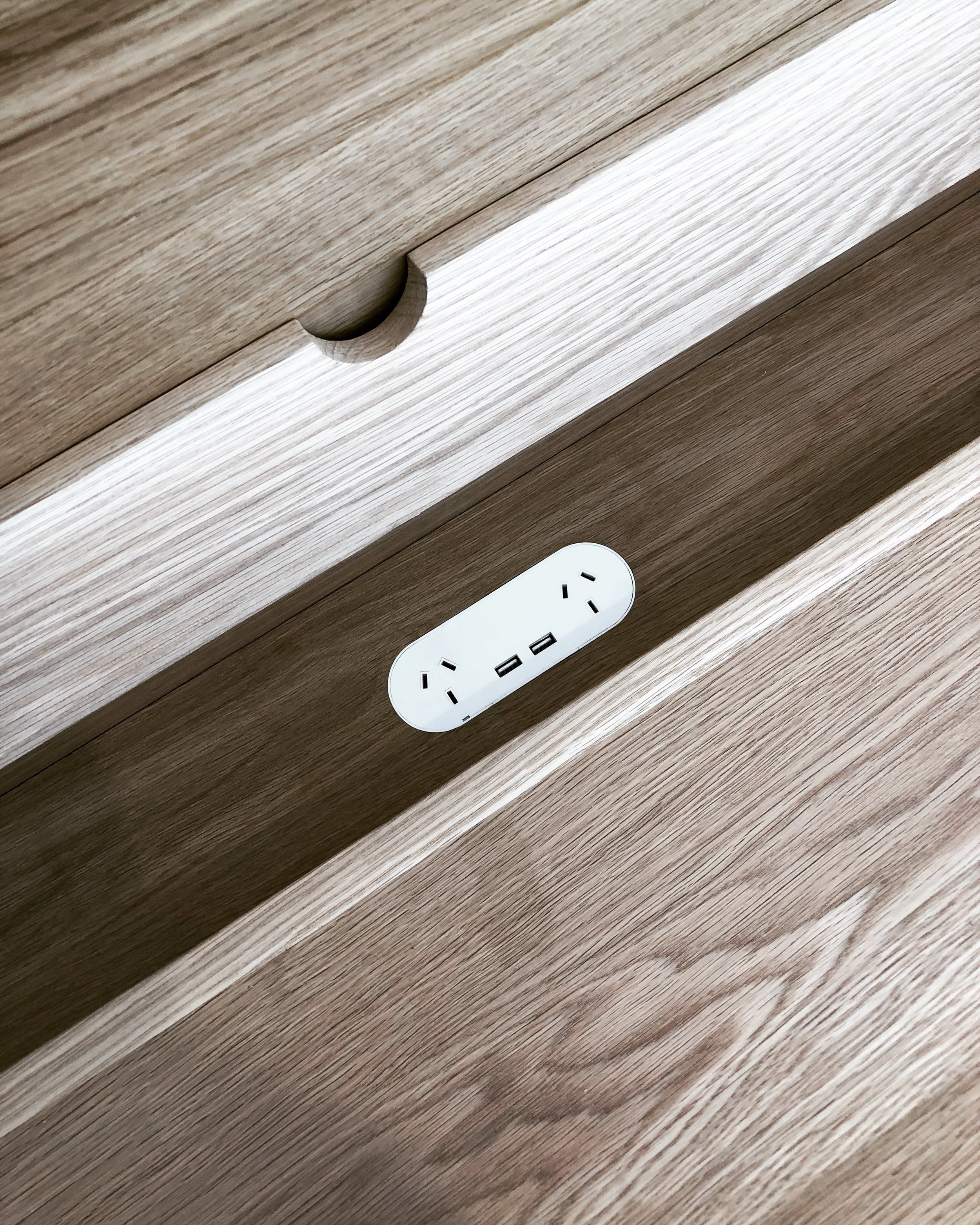 DOUBLE OUTLET USB WHITE | 13 - O - USB - W  ZETR 13 Series double outlet with dual USB in matte black finished flush in concrete splash back.     Designer: Benjamin Yusop Studio. Photographer: Benjamin Yusop