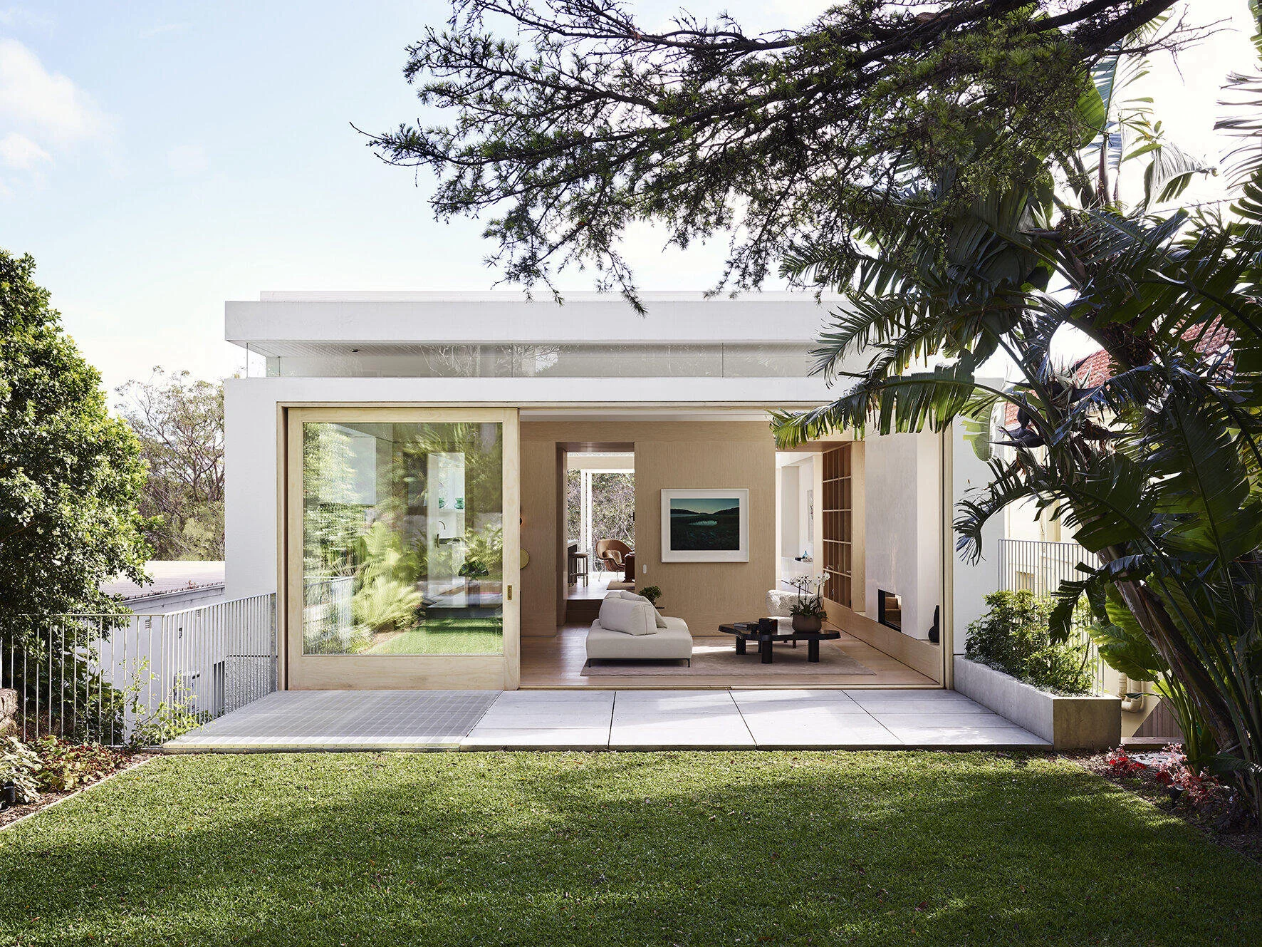 ZETR-minimal-electrical-power-light-outlet-socket-switch-modern-design-curved-flush-madelineblanchfield-interiordesign-architect .jpg.jpg