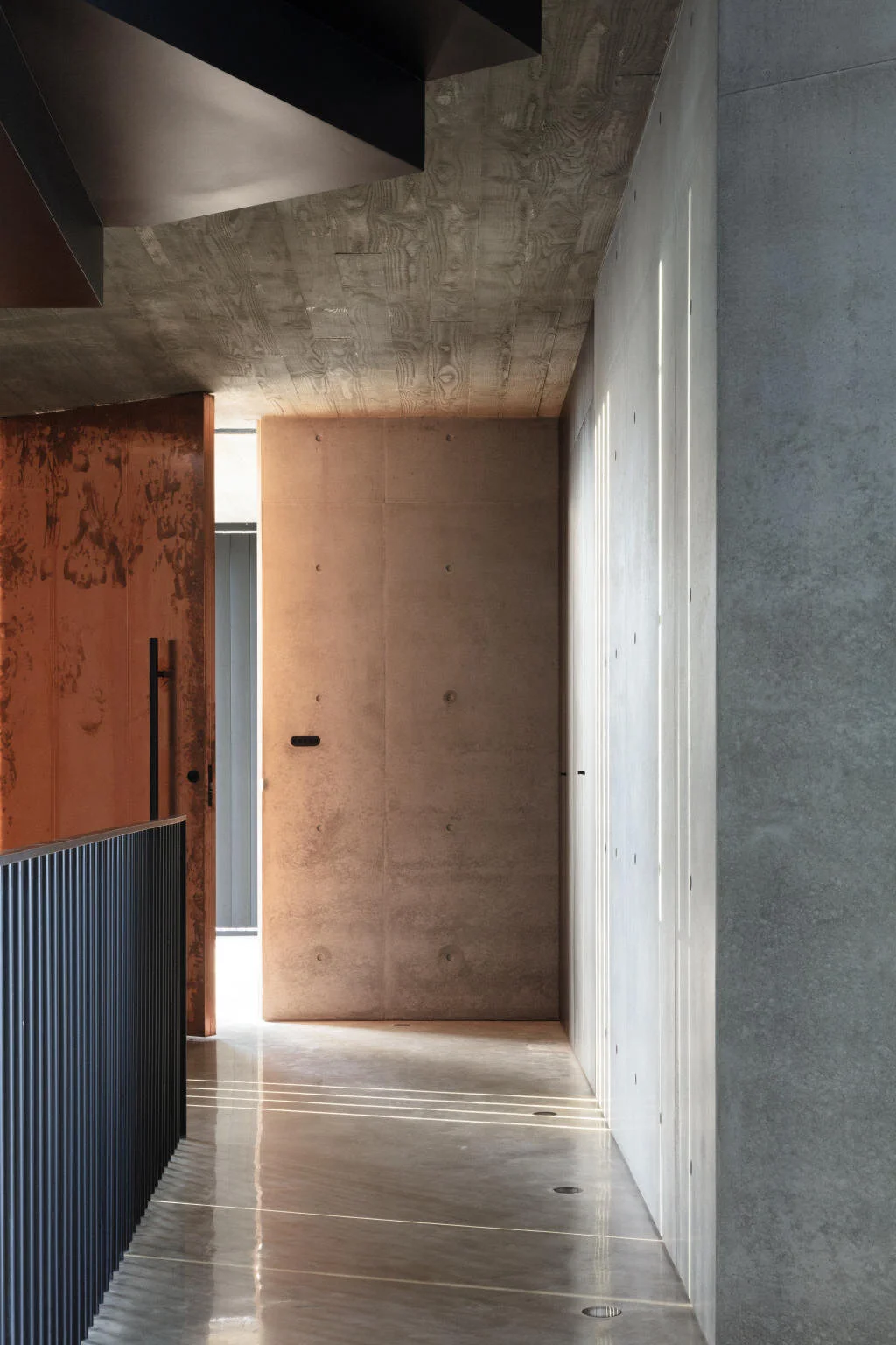 ZETR-minimal-electrical-power-light-outlet-socket-switch-modern-design-curved-flush-interiordesign-architect-kitchen-Ian Bennett Design Studio_Collaroy.jpg