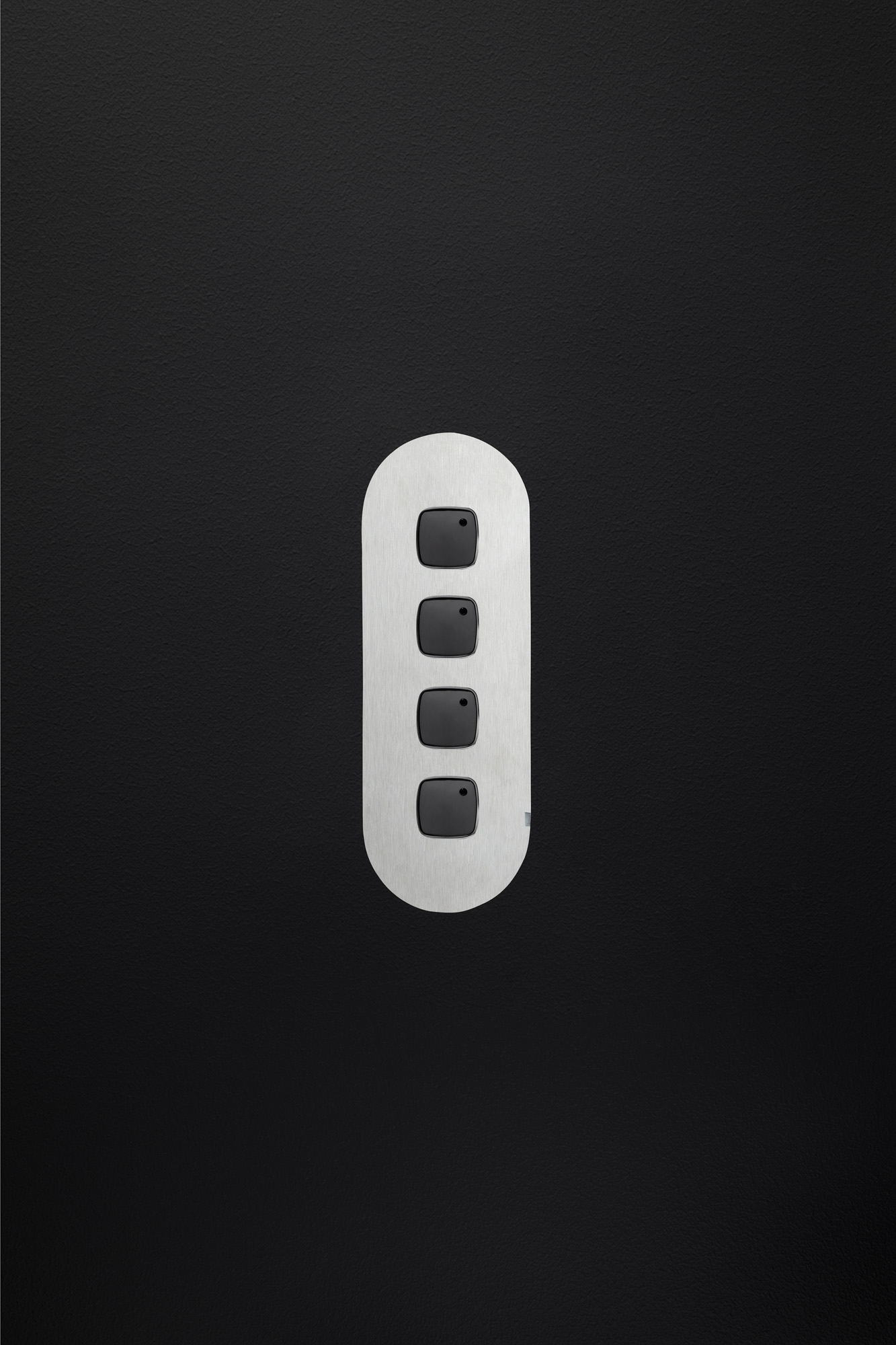 4_Gang_Switch_Steel_BlackButton_Black_Board_Horizontal.png