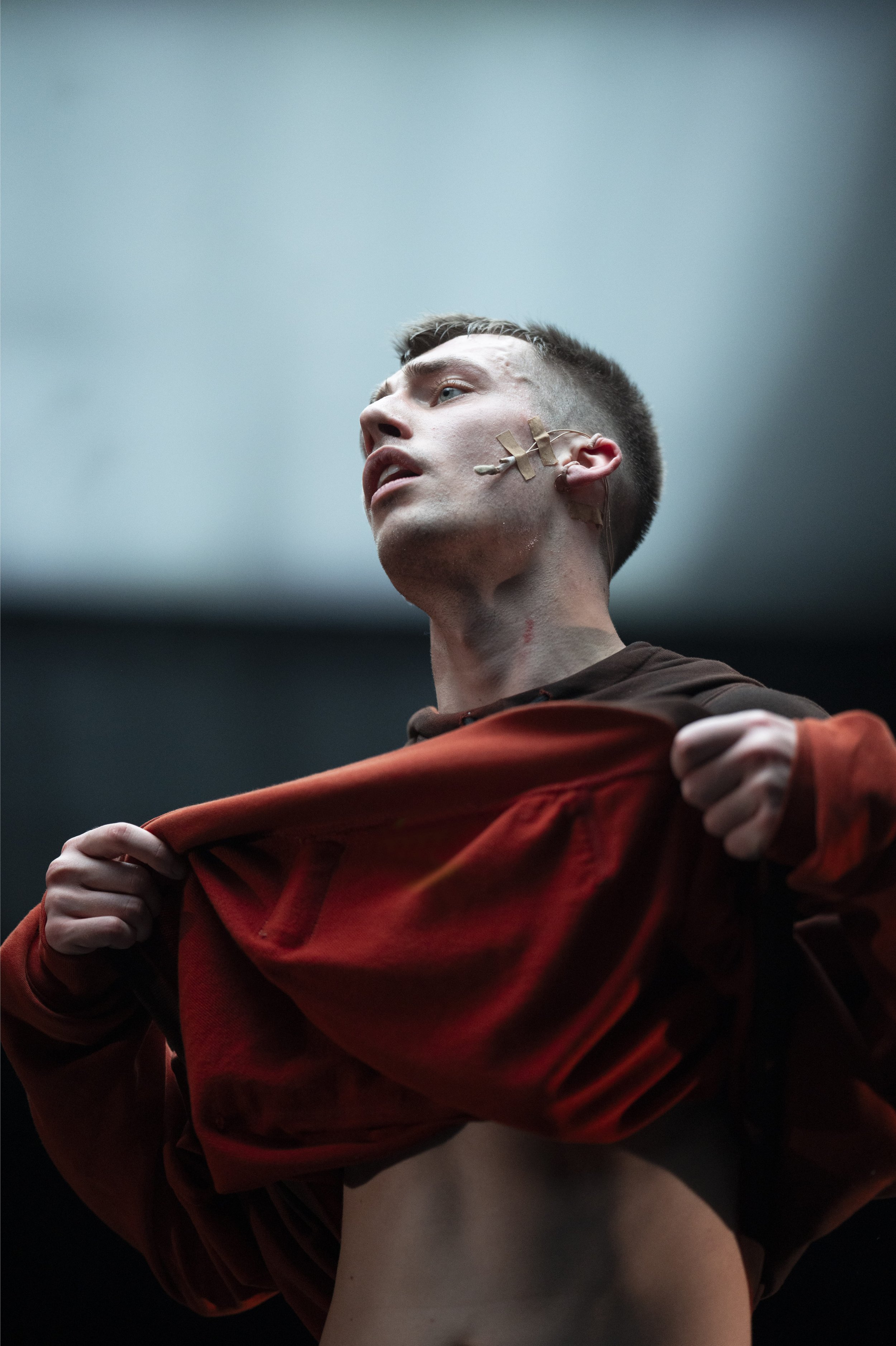 EM lifting shirt close.jpg