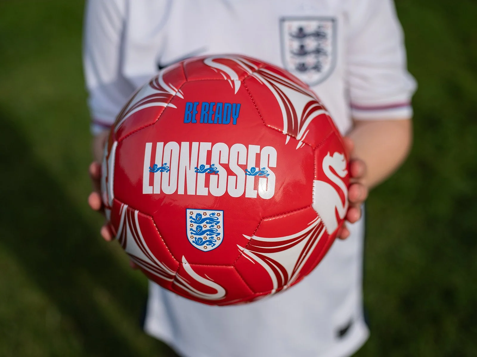 Girl-lionesses-football-portrait-Nina Raingold.jpg