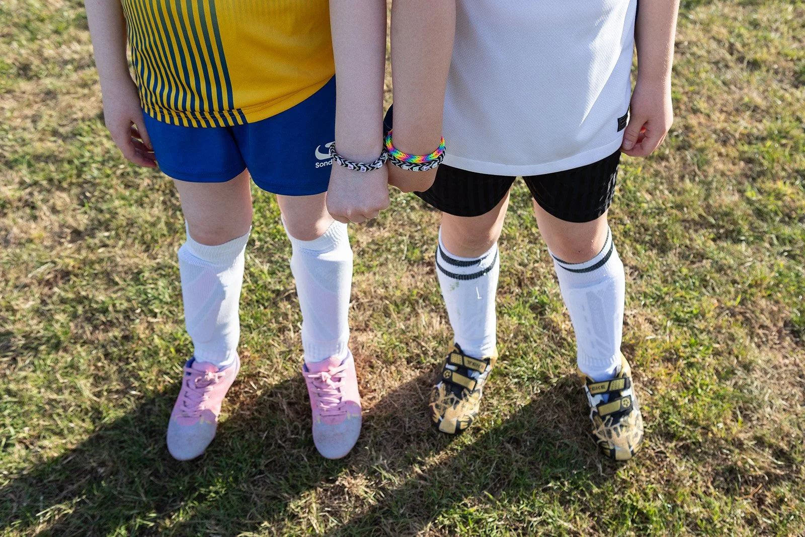 Girls-friendship-portrait-football-Nina Raingold.jpg