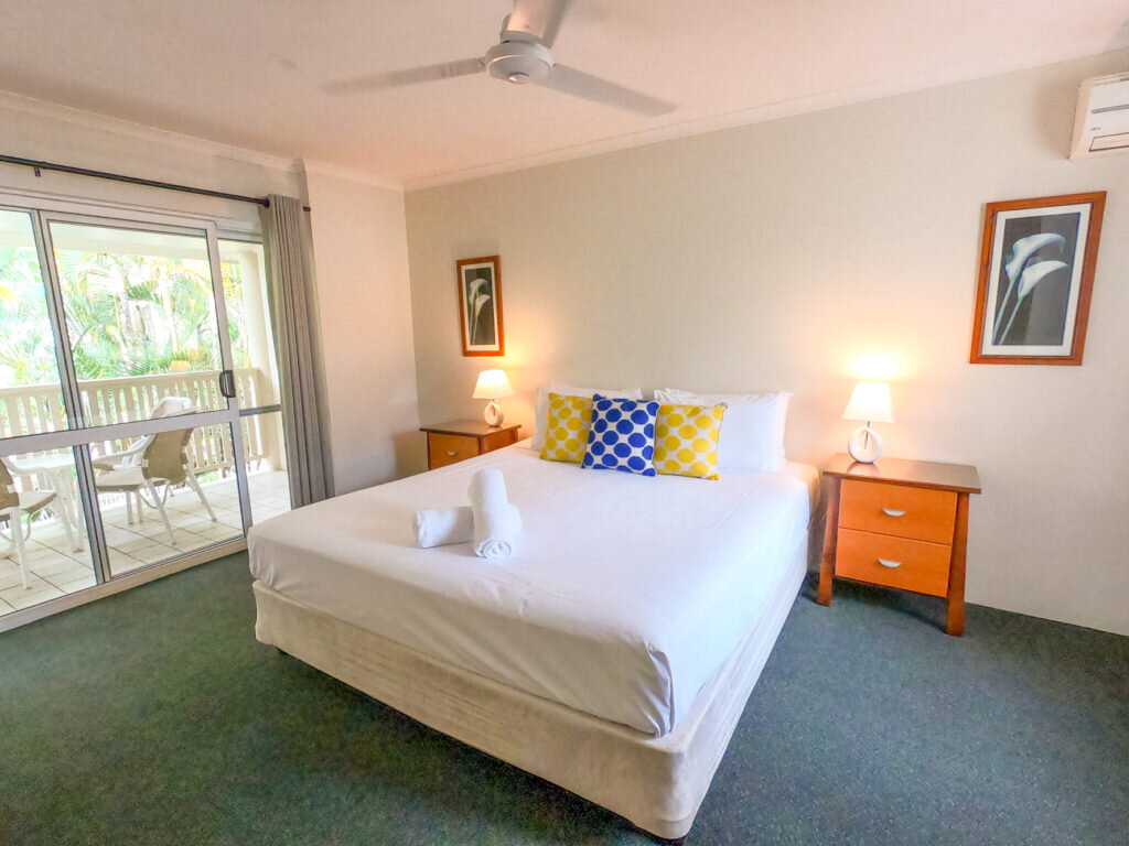 Tropical-Nites Port Douglas Bedroom @adventuremumma.jpg