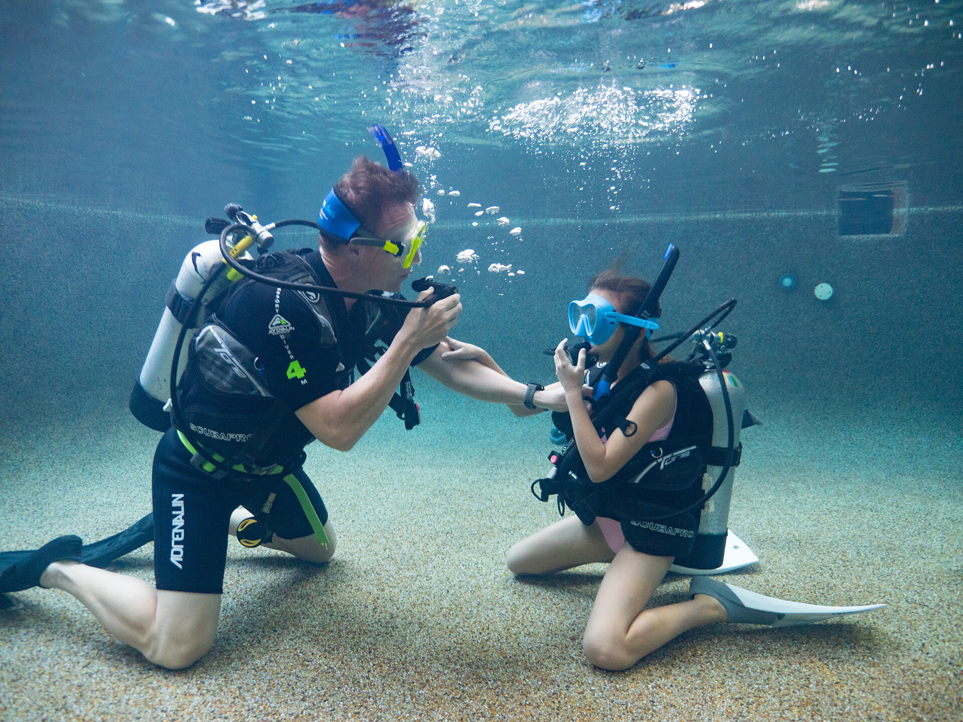 divers-den-cairns-kids-learn-to-dive-program @adventuremumma.jpg