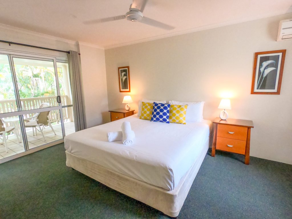 Tropical-Nites Port Douglas Bedroom @adventuremumma.jpg