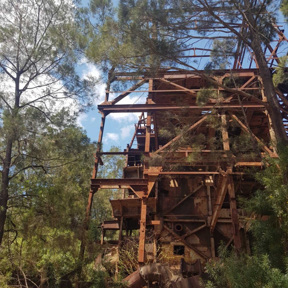 tin dredge @ Woodleigh Station.jpg