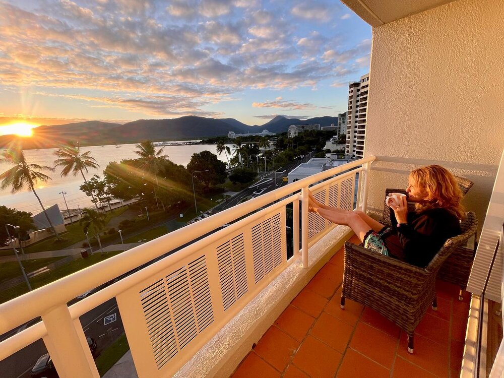 Morning 🌅☕️
Hot cuppa and Best views 
Whaddaway to start the day 😍

@DoubletreeHilton @TheVineRoom 
@TropicalNorthQueensland
@Queensland