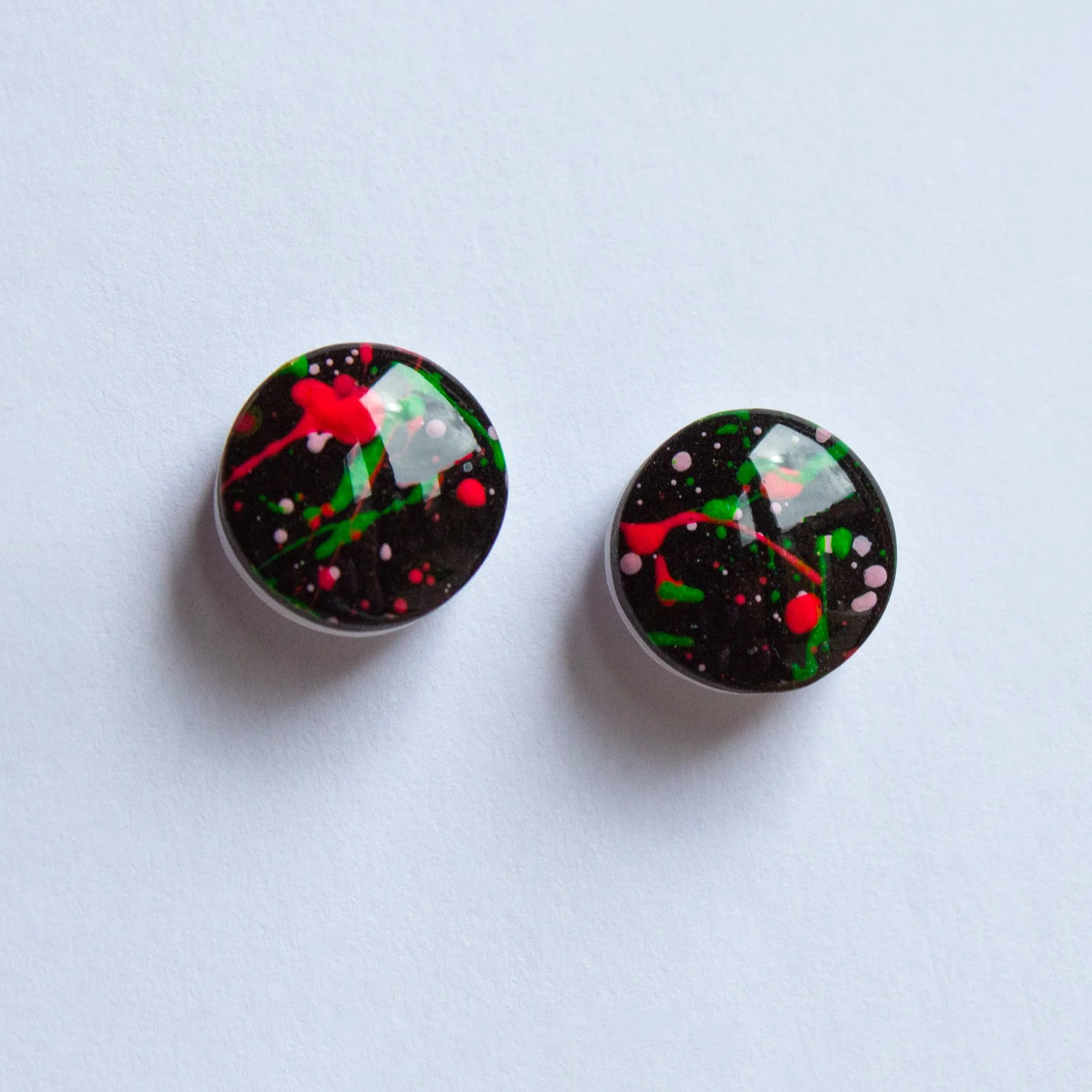 GLAM - Studs - Black Splash