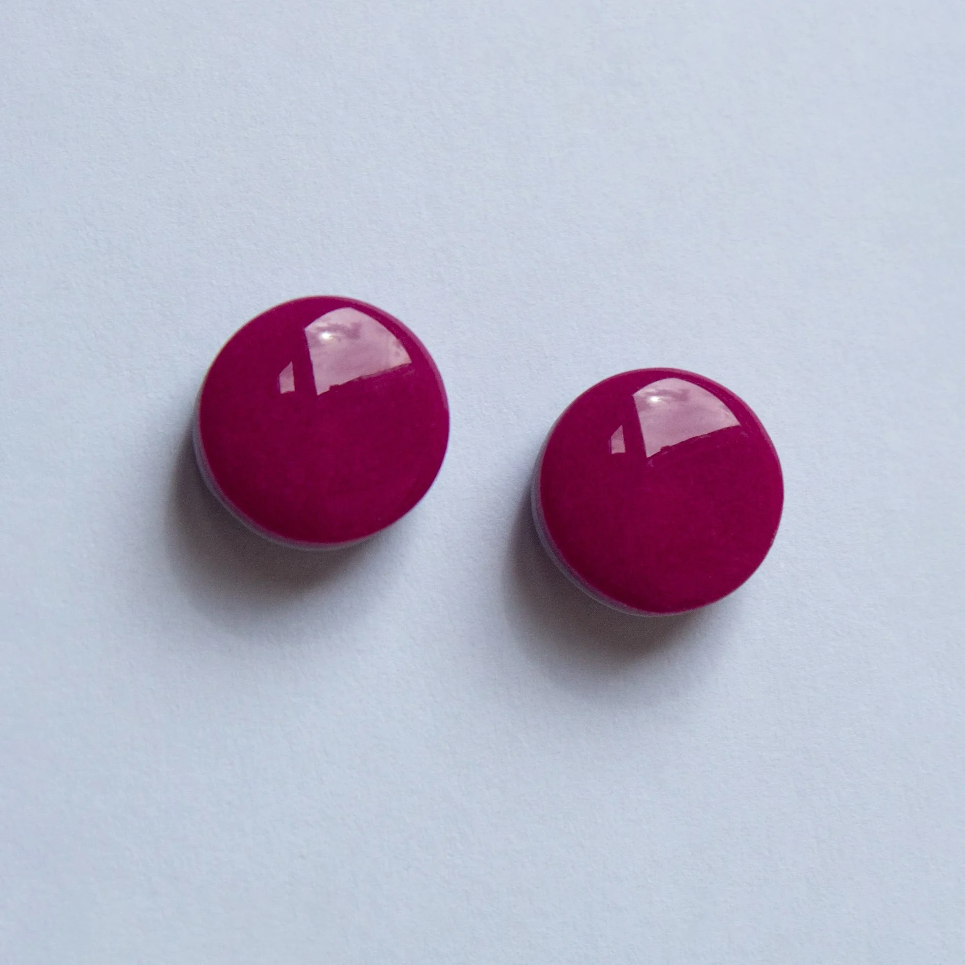 GLAM - Studs - Berry