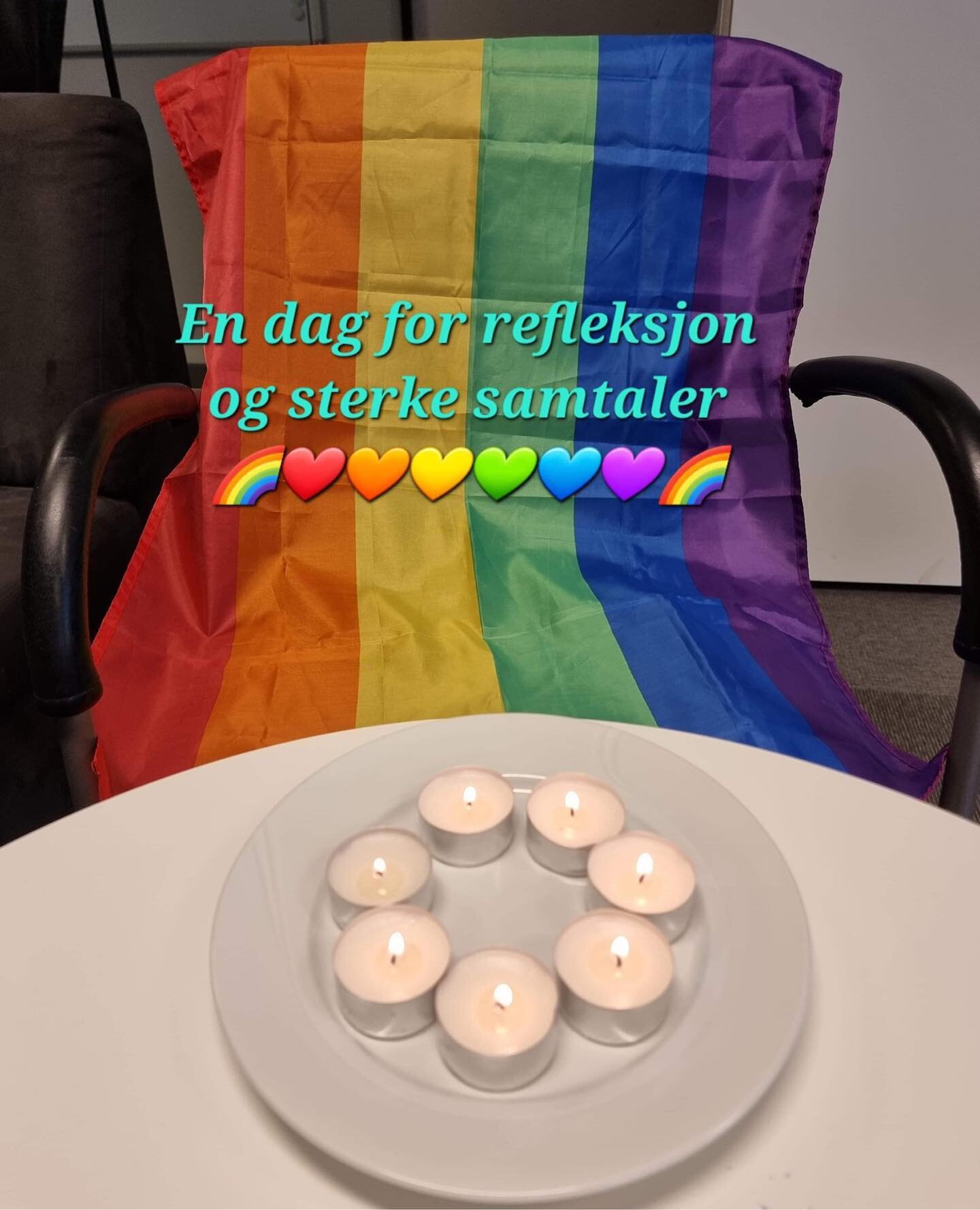 I dag samlet vi oss p&aring; starten av dagen for &aring; snakke om det som skjedde i Oslo i helgen. Vi p&aring; @fontenehusetnordrefollo &oslash;nsker ALLE mennesker velkommen🌈🫶

V&aelig;r inkluderende, vis nysgjerrighet og &aring;penhet hver enes