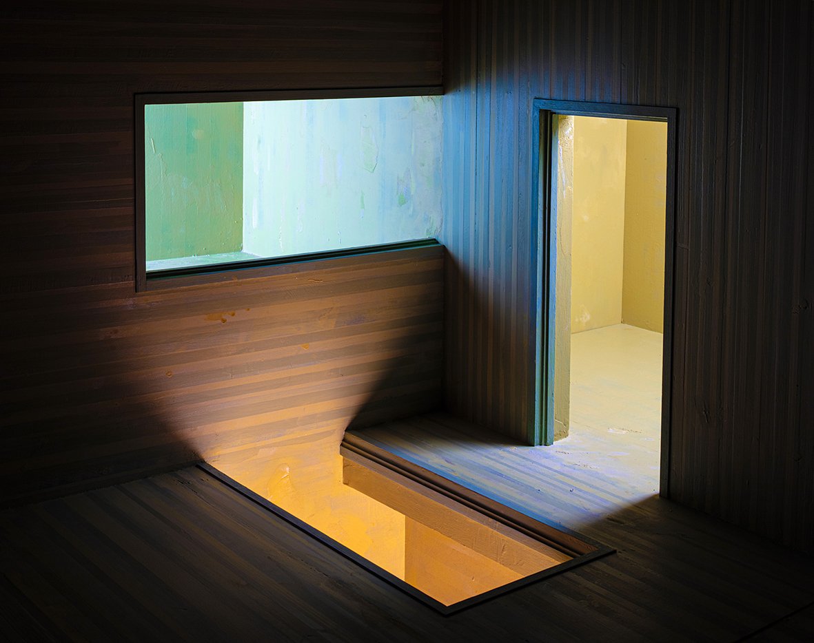 Revolving doors II / 2026 / piëzo print on fineart baryta, wax-coating, panelframe / 79x100cm / edition 5 + 2AP